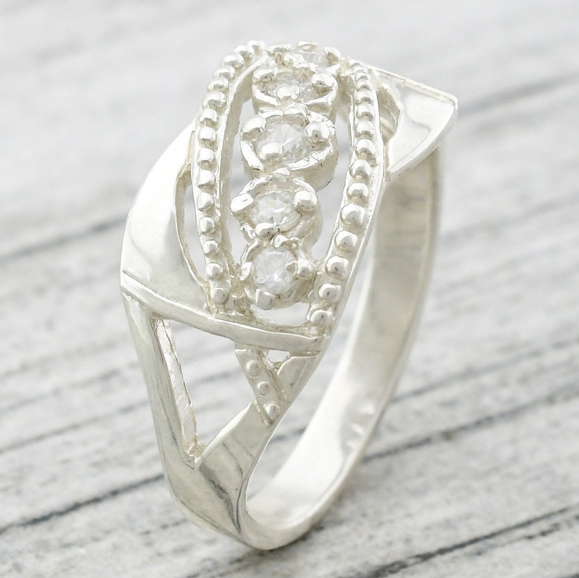 

Серебряное кольцо Николь вставка белые фианиты 16.5