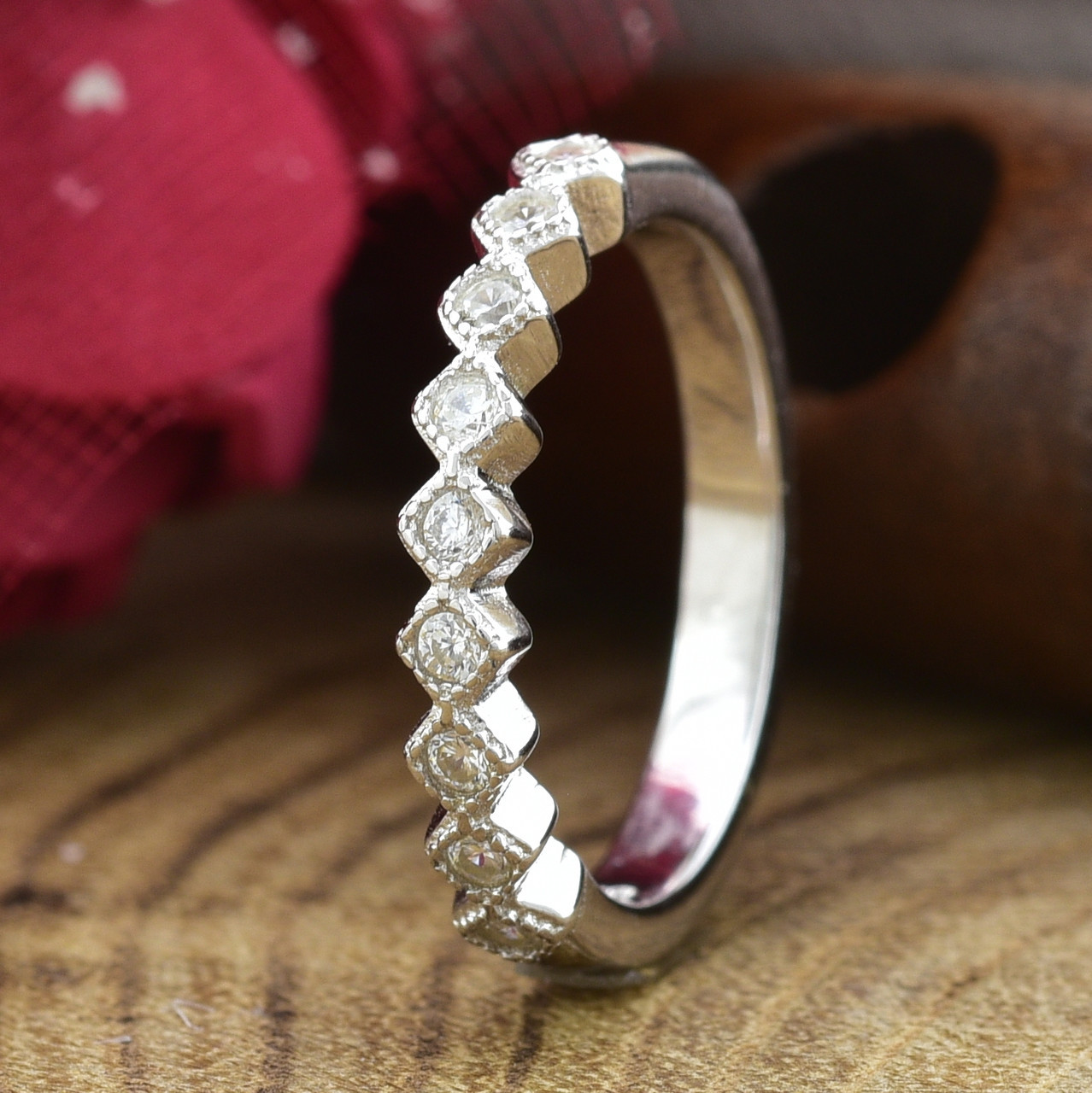 

Серебряное кольцо ТС510067б вставка белые фианиты 14