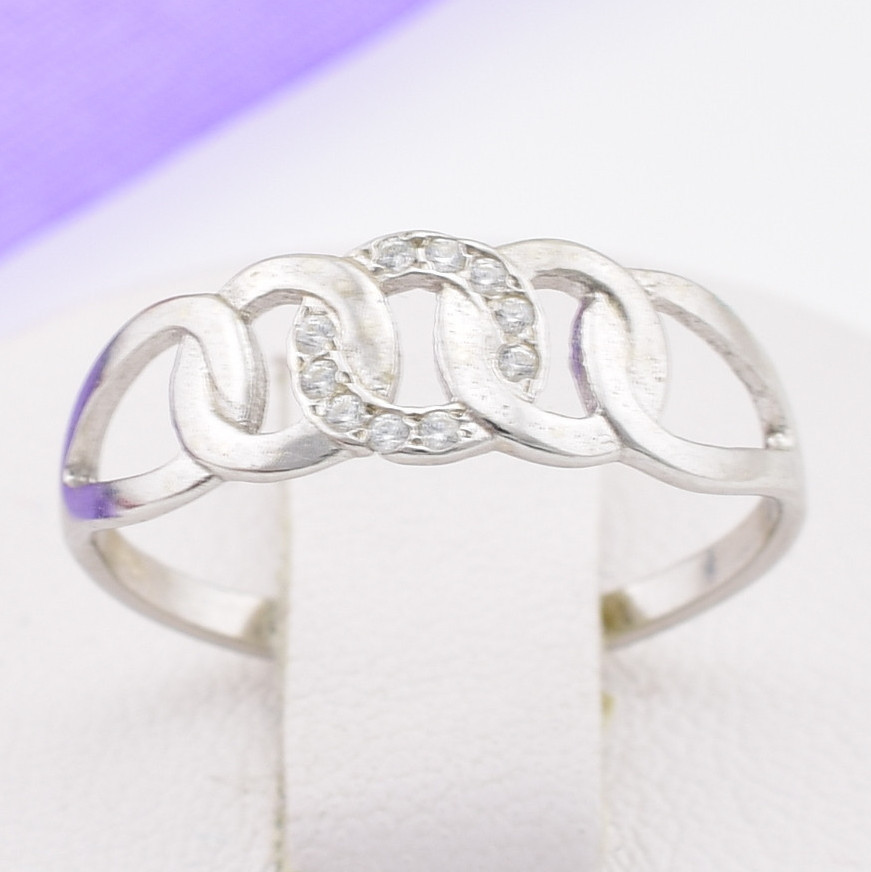 

Серебряное кольцо П1469 вставка белые фианиты 18