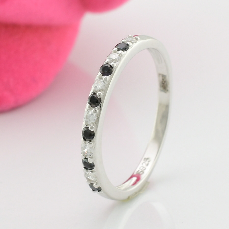 

Серебряное кольцо ТС510168 вставка черные фианиты 15