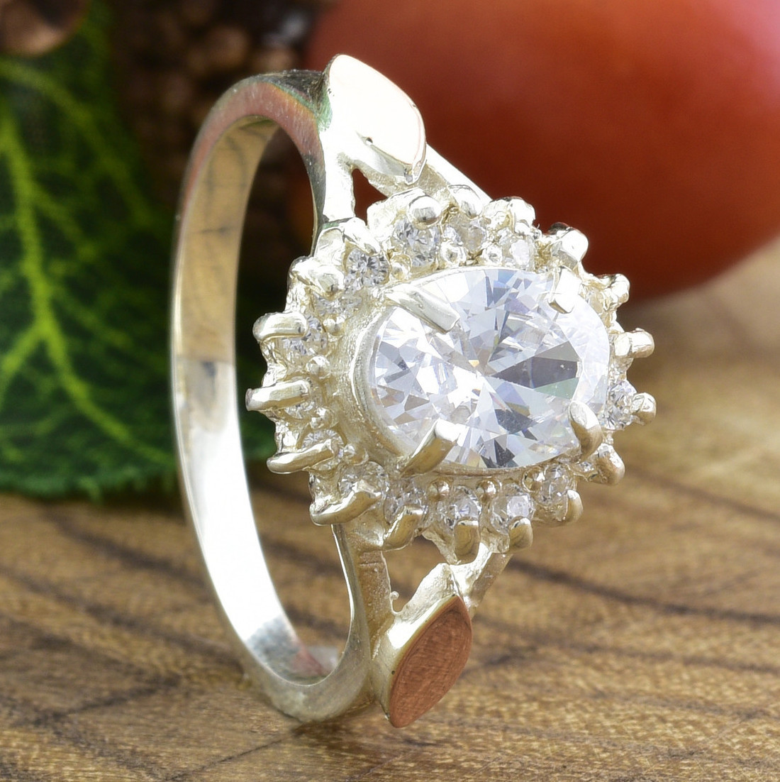 

Серебряное кольцо с золотом Асти вставка белые фианиты 17