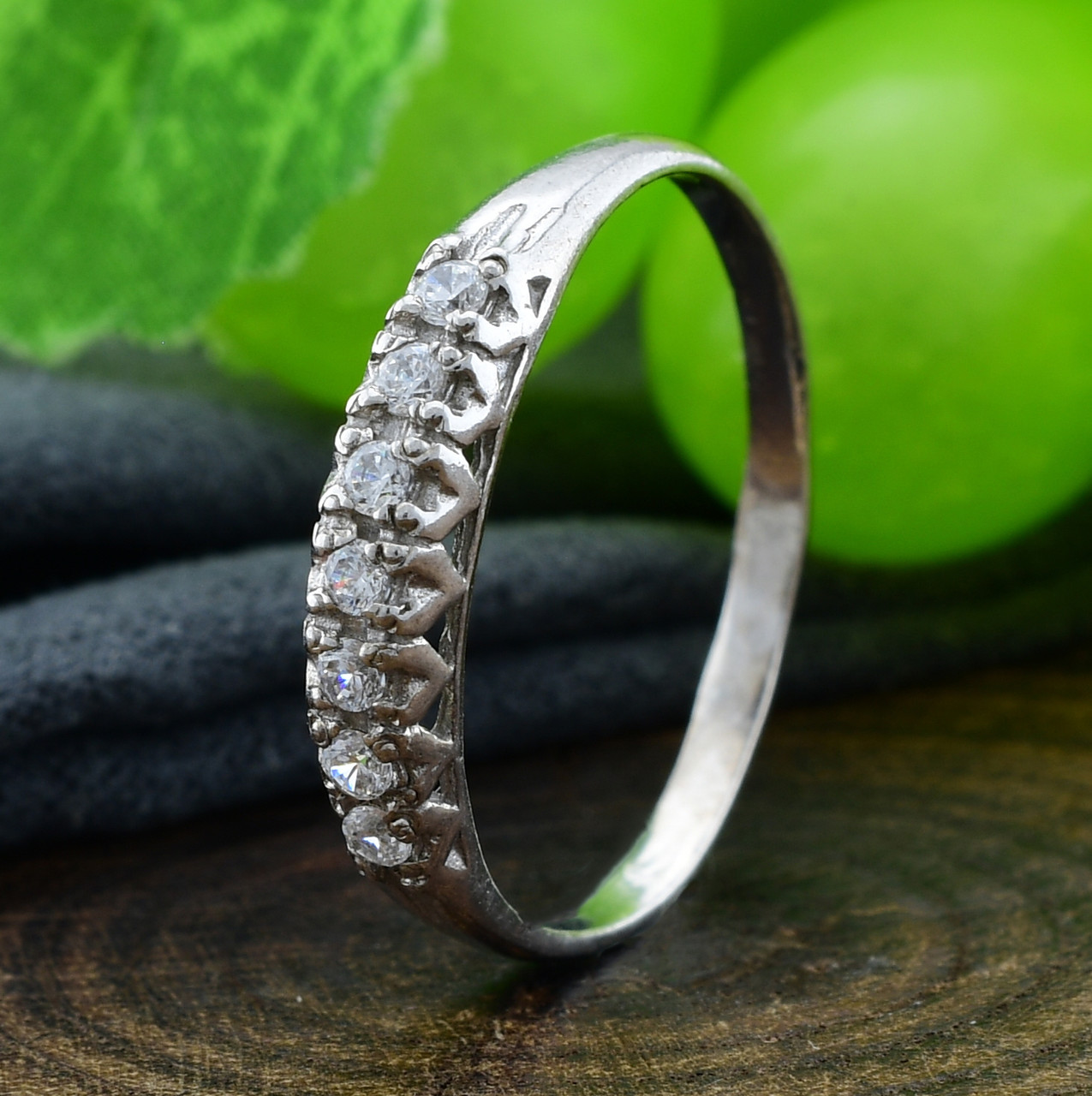 

Серебряное кольцо Мирель вставка белые фианиты 17.5