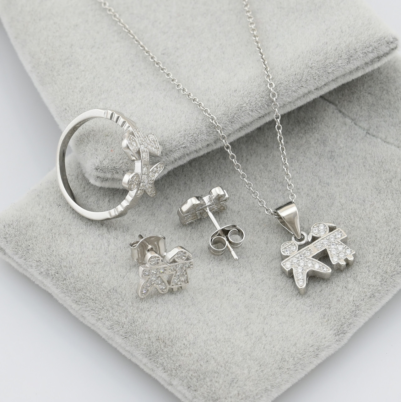 

Серебряный набор кольцо + цепочка 40 + 5 см + серьги 8х10 мм + кулон 11х10 мм вставка белые фианити17