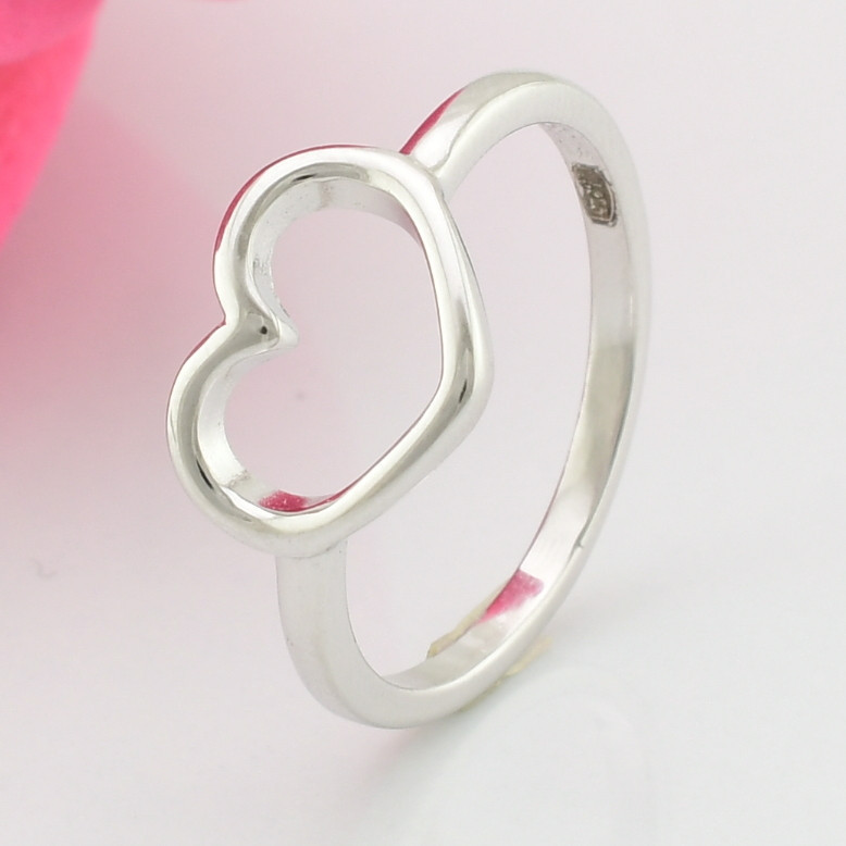 

Серебряное кольцо Любовь 15.5