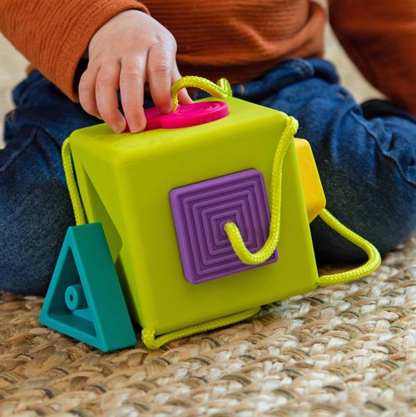 

Сортер-прорезыватель тактильный Fat Brain Toys OombeeCube (F120ML)