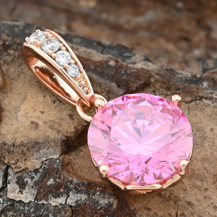 

Кулон Xuping для цепочек до 2 мм 80712 размер 21х11 мм розовые фианиты позолота РО