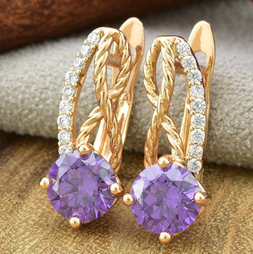 

Серьги Xuping 27502 размер 17х7 мм вес 2.6 г фиолетовые фианиты позолота 18К