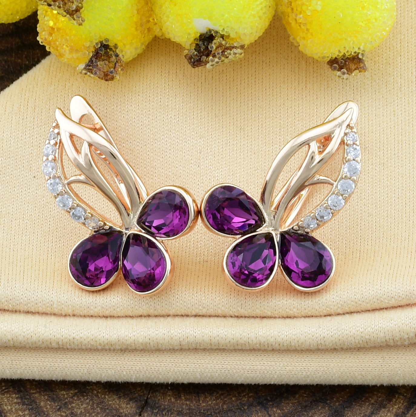 

Серьги Xuping с кристаллами Swarovski 27537 размер 20х14 мм вес 4 г цвет аметистовый позолота 18К