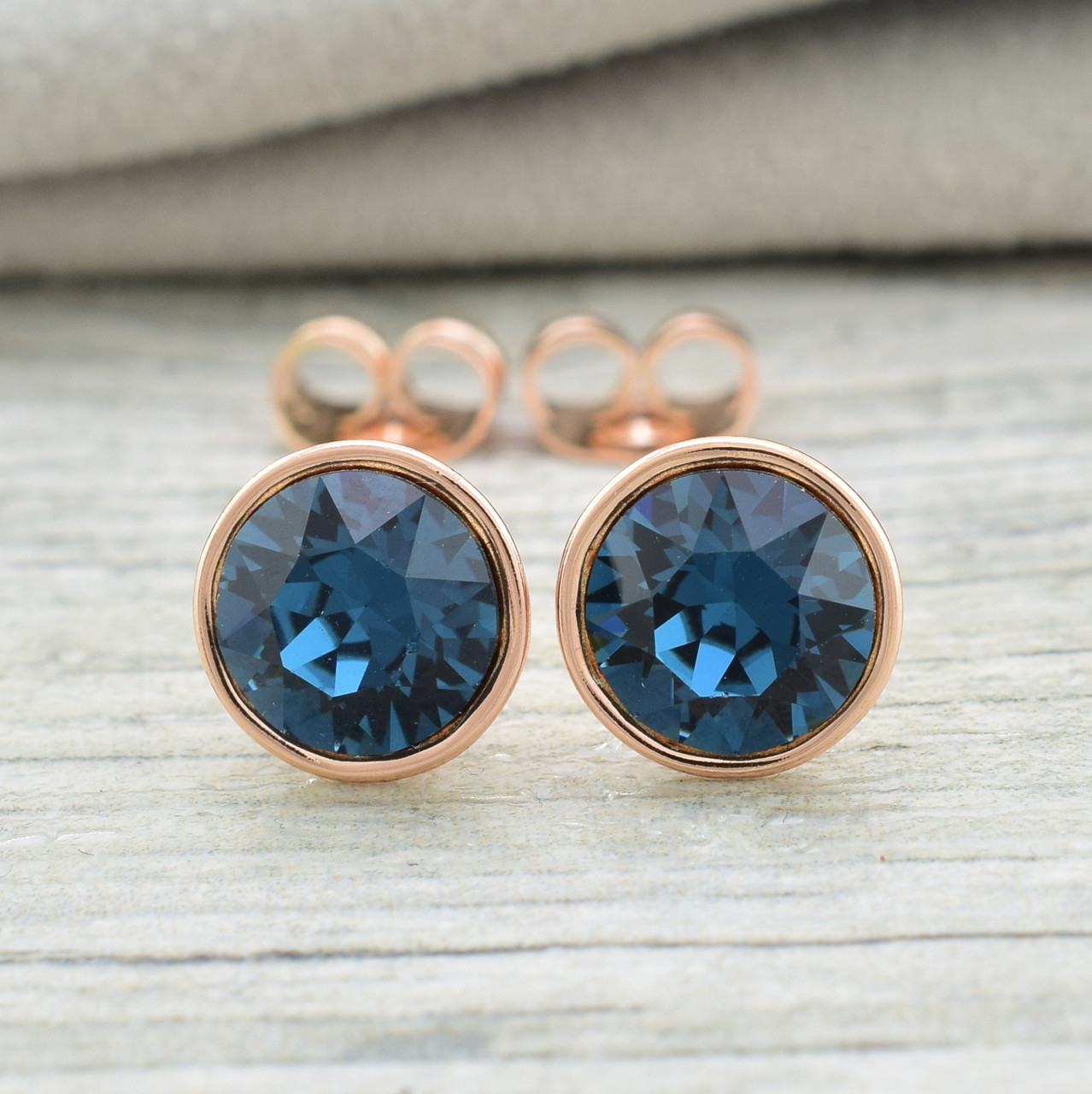 

Серьги Xuping с кристаллами Swarovski 21400РО размер 10х10 мм цвет монтана позолота РО