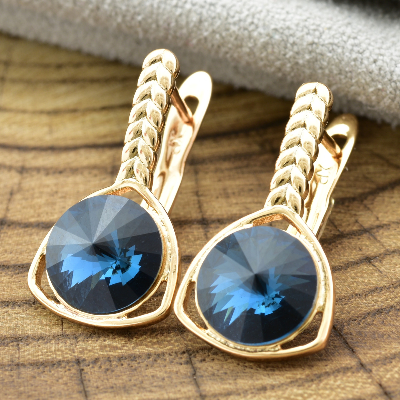 

Серьги Xuping с кристаллами Swarovski 83176 размер 21х12 мм цвет джинсовый синий позолота 18К