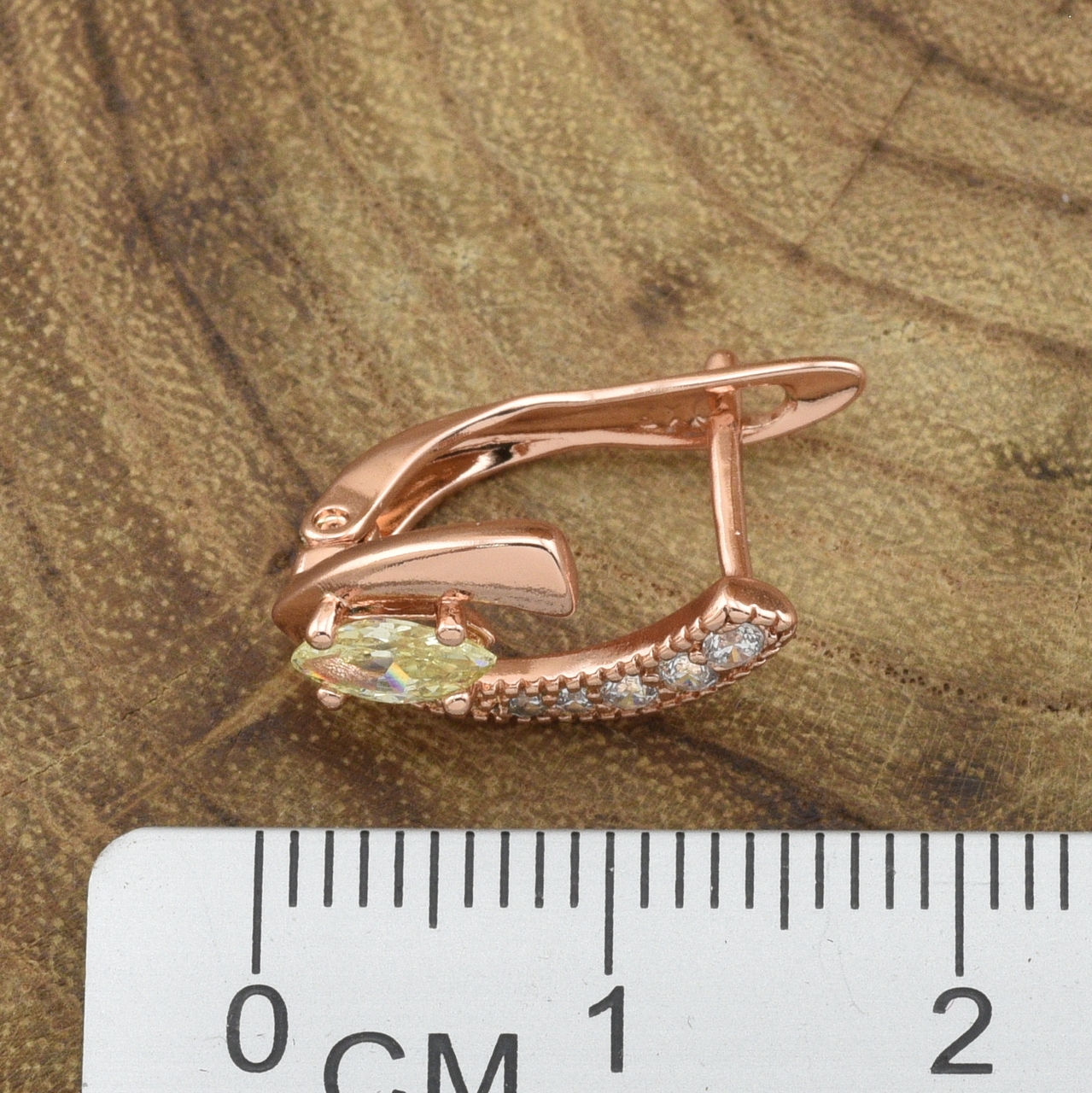 

Серьги Xuping 26805 размер 15х8 мм вес 1.9 г желтые фианиты позолота РО