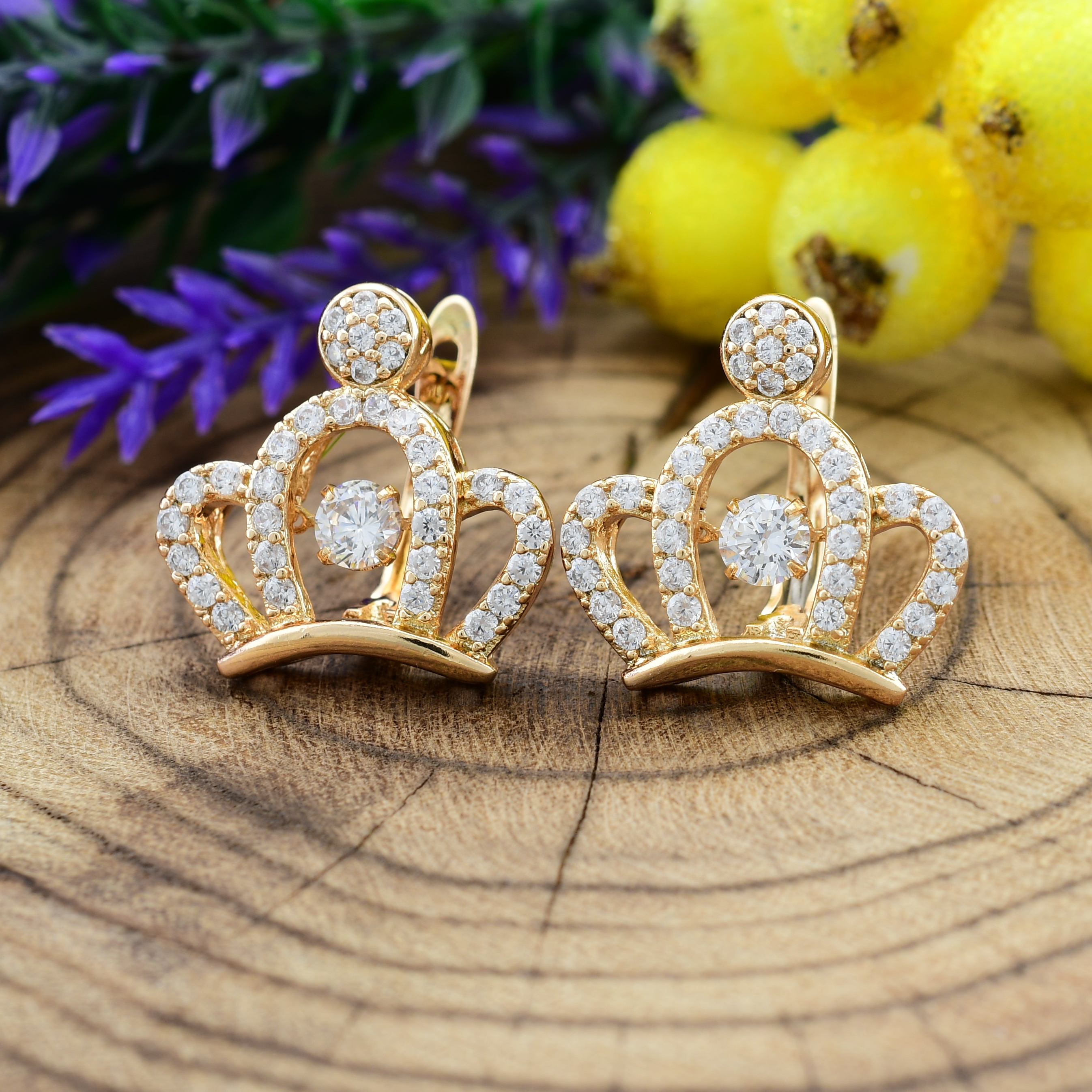 

Сережки Корона Xuping 27714 розмір 18х18 мм білі фіаніти вага 5.0 позолота 18К
