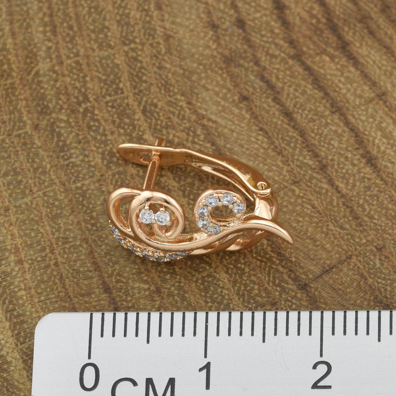 

Серьги Xuping 30972 размер 16х8 мм вес 2.1 г белые фианиты позолота РО