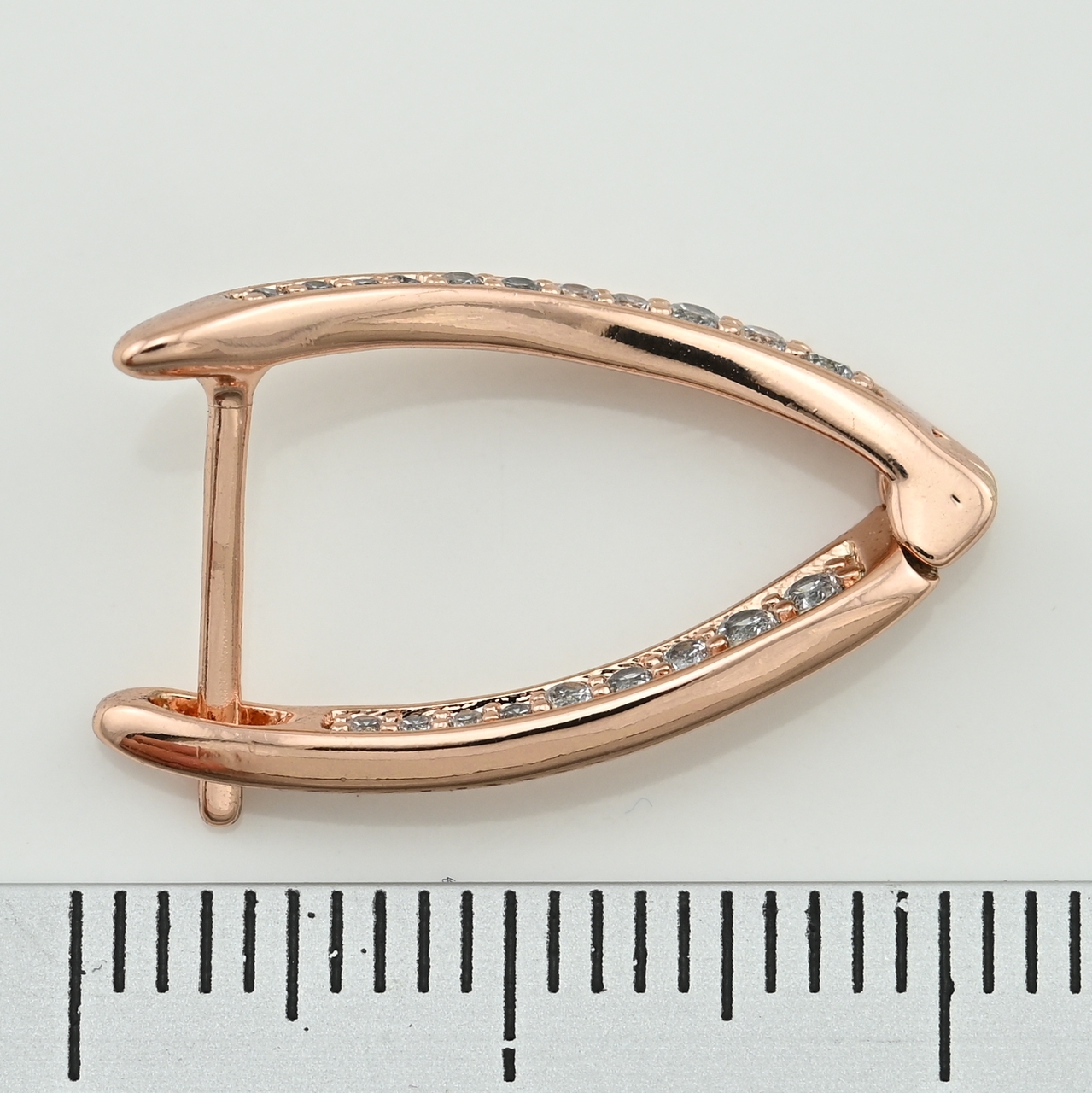

Серьги Xuping 31424 размер 20х2 мм белые фианиты вес 1.7 г позолота РО