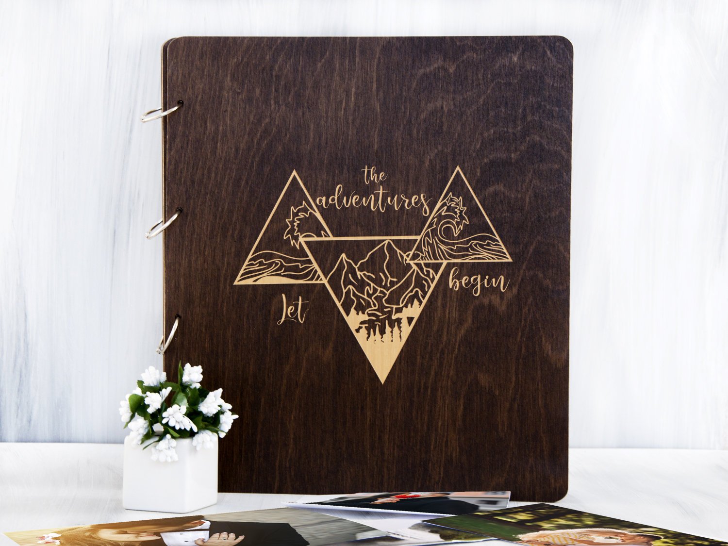 

Подарочная фотокнига с магнитными листами и персонализированной гравировкой "Let the adventures begin" в деревянной обложке, 10 листов, Темное дерево, WOODPRESENT