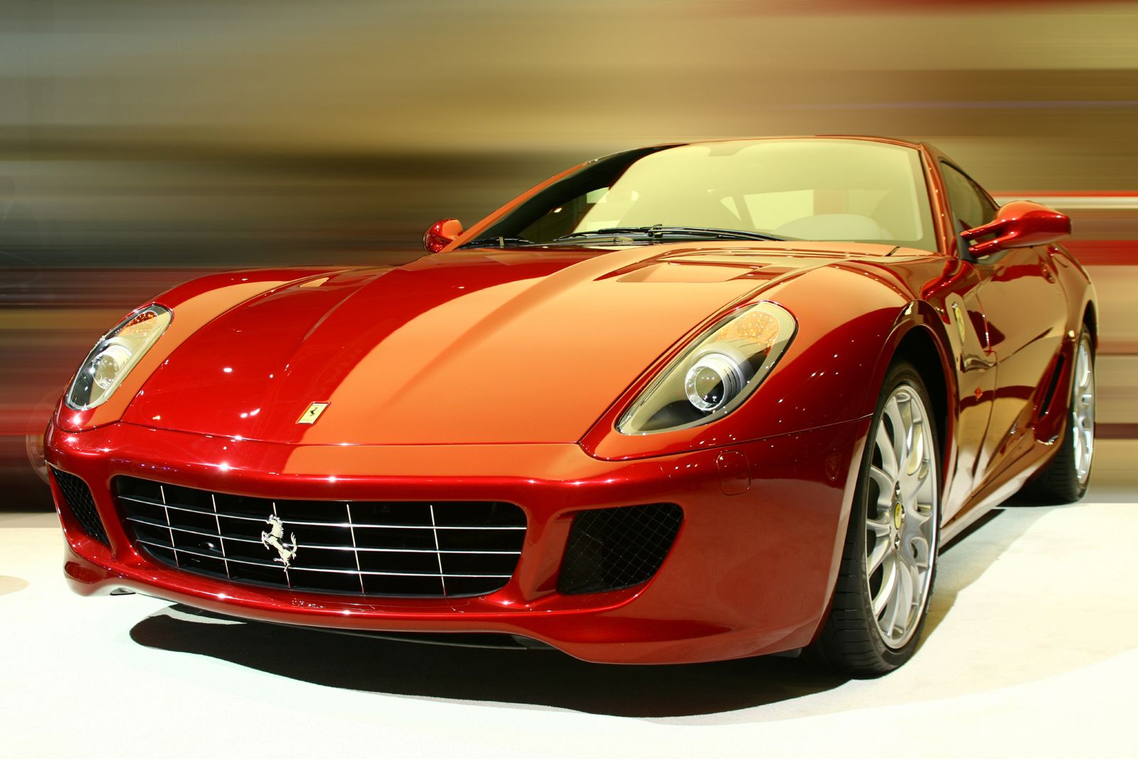 

Фотообои Walldeco Красный автомобиль Porsche №3053 Жаккард