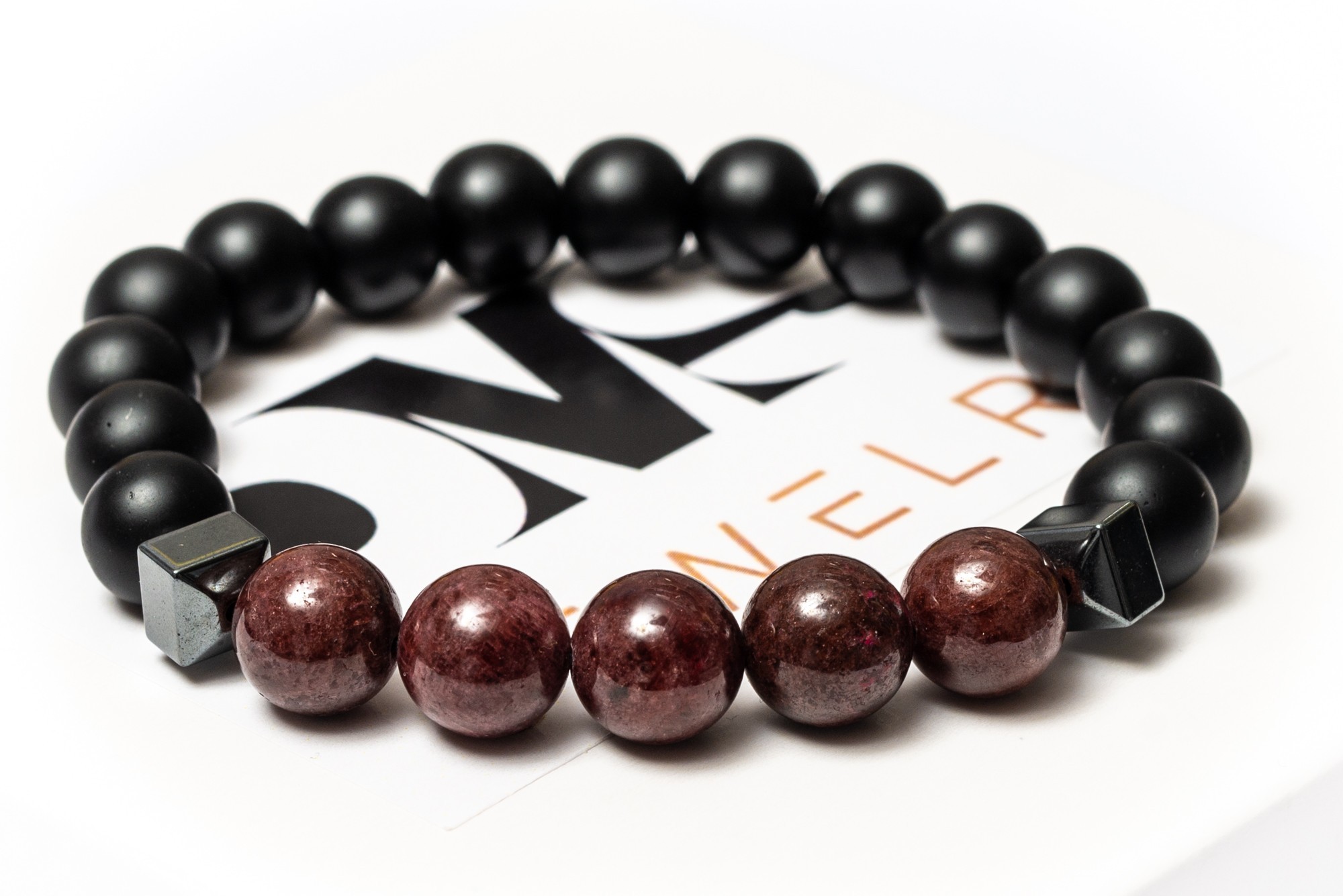 

Браслет DMS Jewelry женский из натуральных камней: шунгит, гематит, гранат WOMEN'S GRANAT STYLE