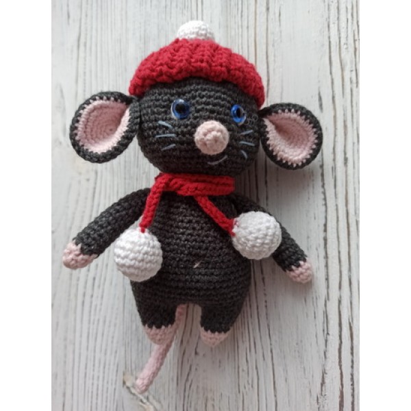 

М'яка іграшка HandMade Мишеня в'язана 16см, сіро-червоний (TI-001)