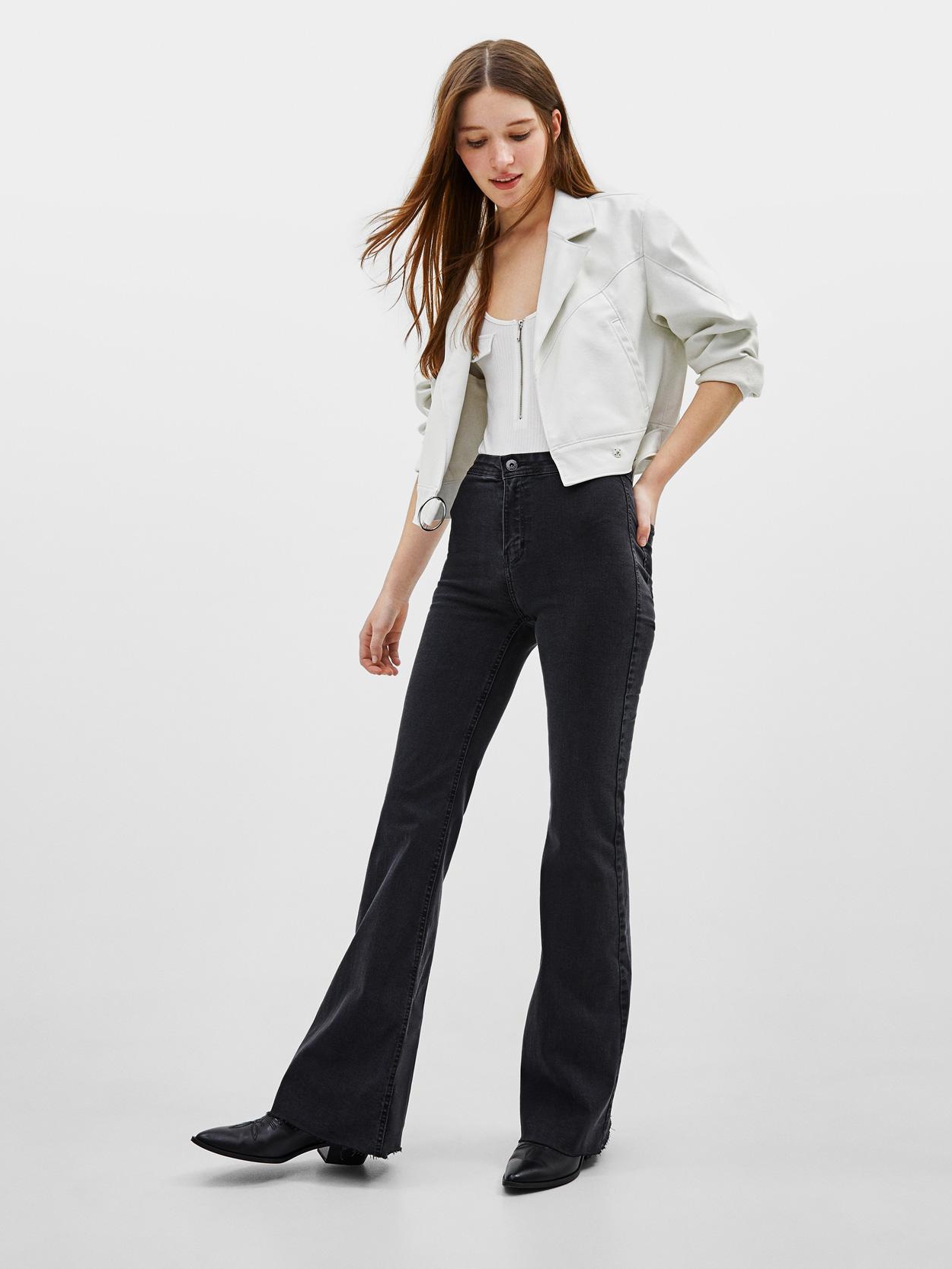 

Джинсы Bershka 0049/019/892-ACXW 40 Темно-серые
