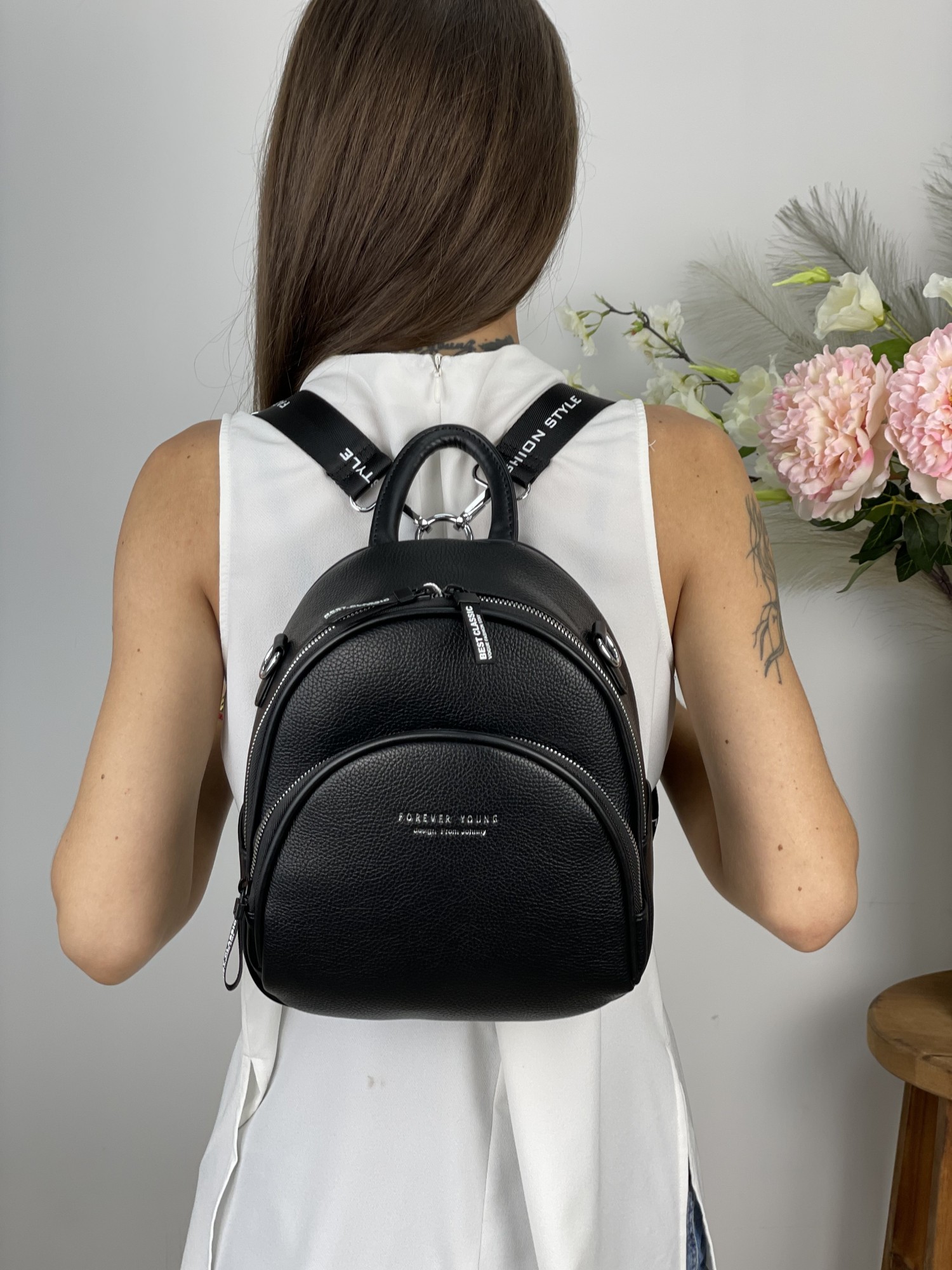 

Женский рюкзак экокожа 23 21 9 см Magicbag Черный
