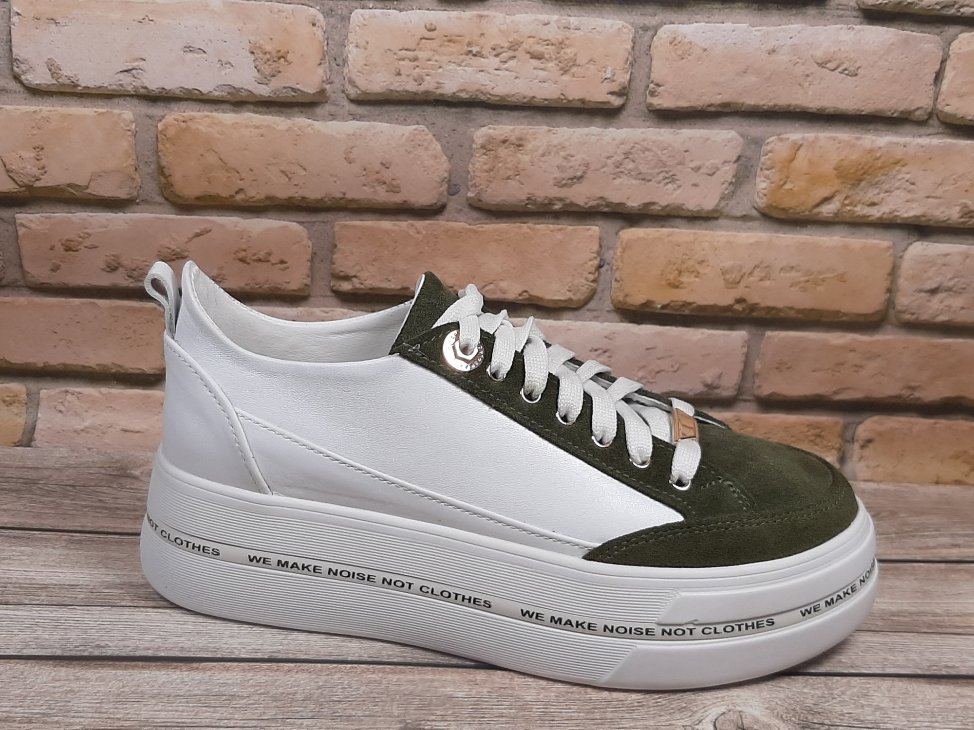 

Женские кроссовки Abbi 444 39р 25.5 см