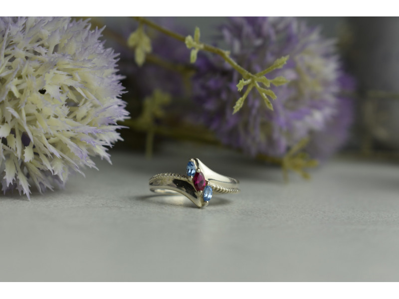 

Серебряное кольцо 925 пробы с Розовой Шпинелью и Топазами Sky Jewelry 001110