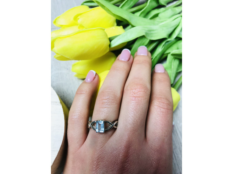 

Серебряное кольцо с камнем Шпинель Sky Jewelry 000498