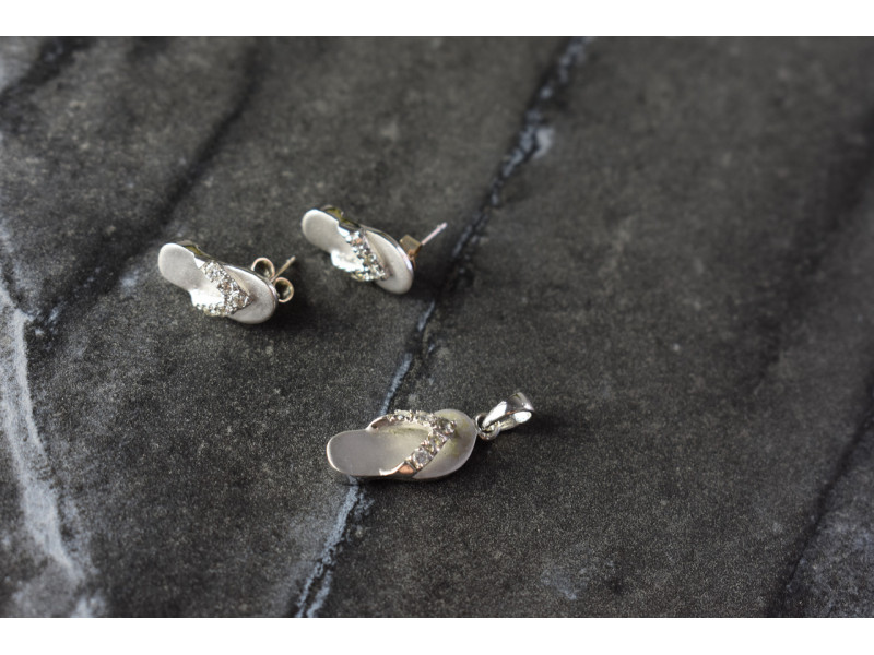 

Летний Серебряный Комплект с фианитами *Шлепки* Sky Jewelry 001183