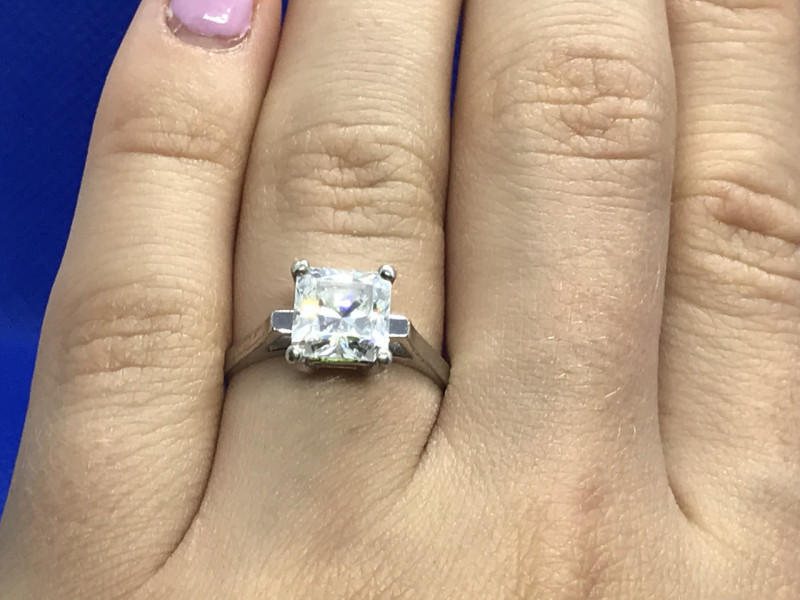 

Серебряное кольцо с Фианитом Sky Jewelry 000182