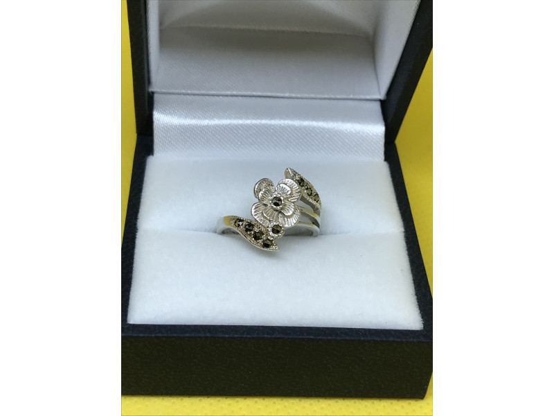 

Серебряное кольцо 925 проба с камнями черная Шпинель Sky Jewelry 000306