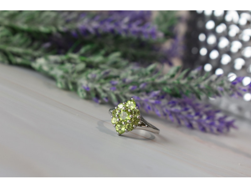 

Серебряное кольцо 925 пробы с камнем Перидот / Хризолит Sky Jewelry 001025