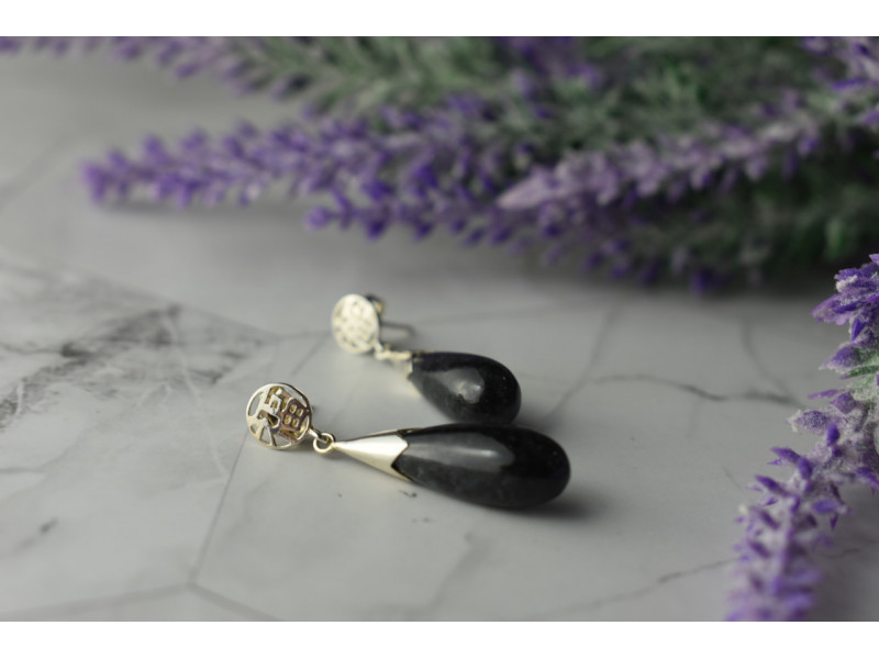 

Серебряные серьги-гвоздики с черной Яшмой Sky Jewelry 001524