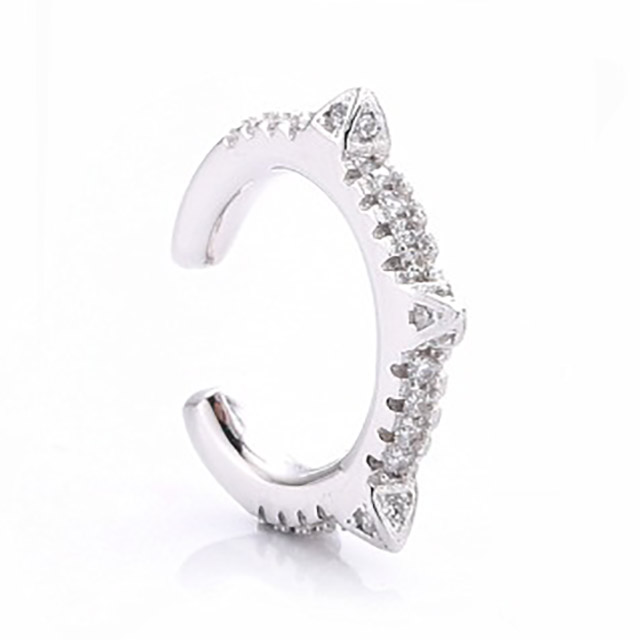 

Кафф С шипами DiaDemaGrand Золотой с белым камнем (121951-8-2)