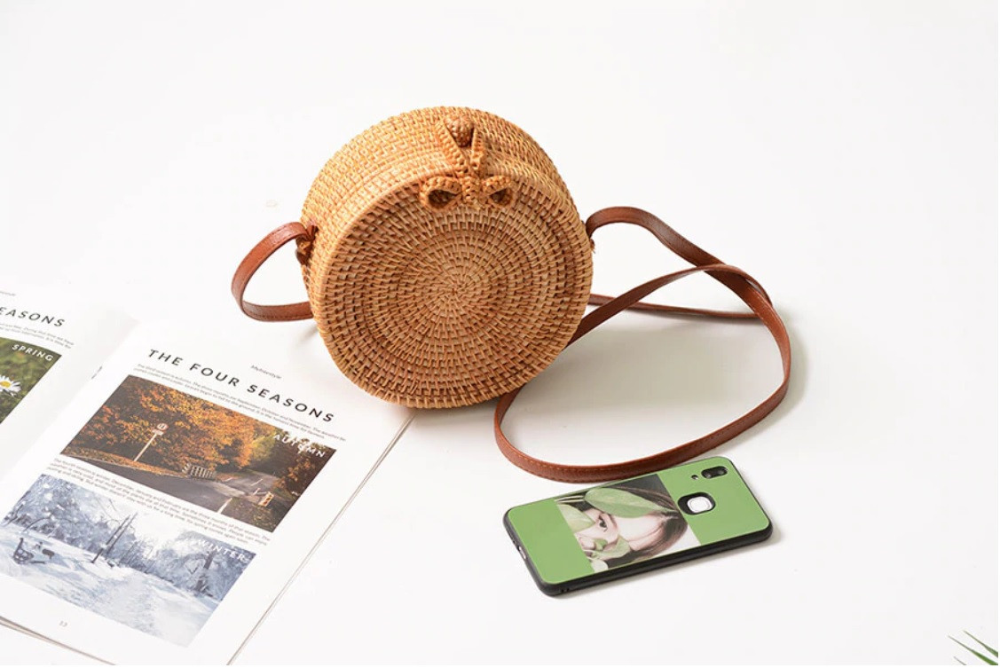 

Круглая женская плетеная сумочка из ротанга с Bali бежевый цвет ( IBG058M )