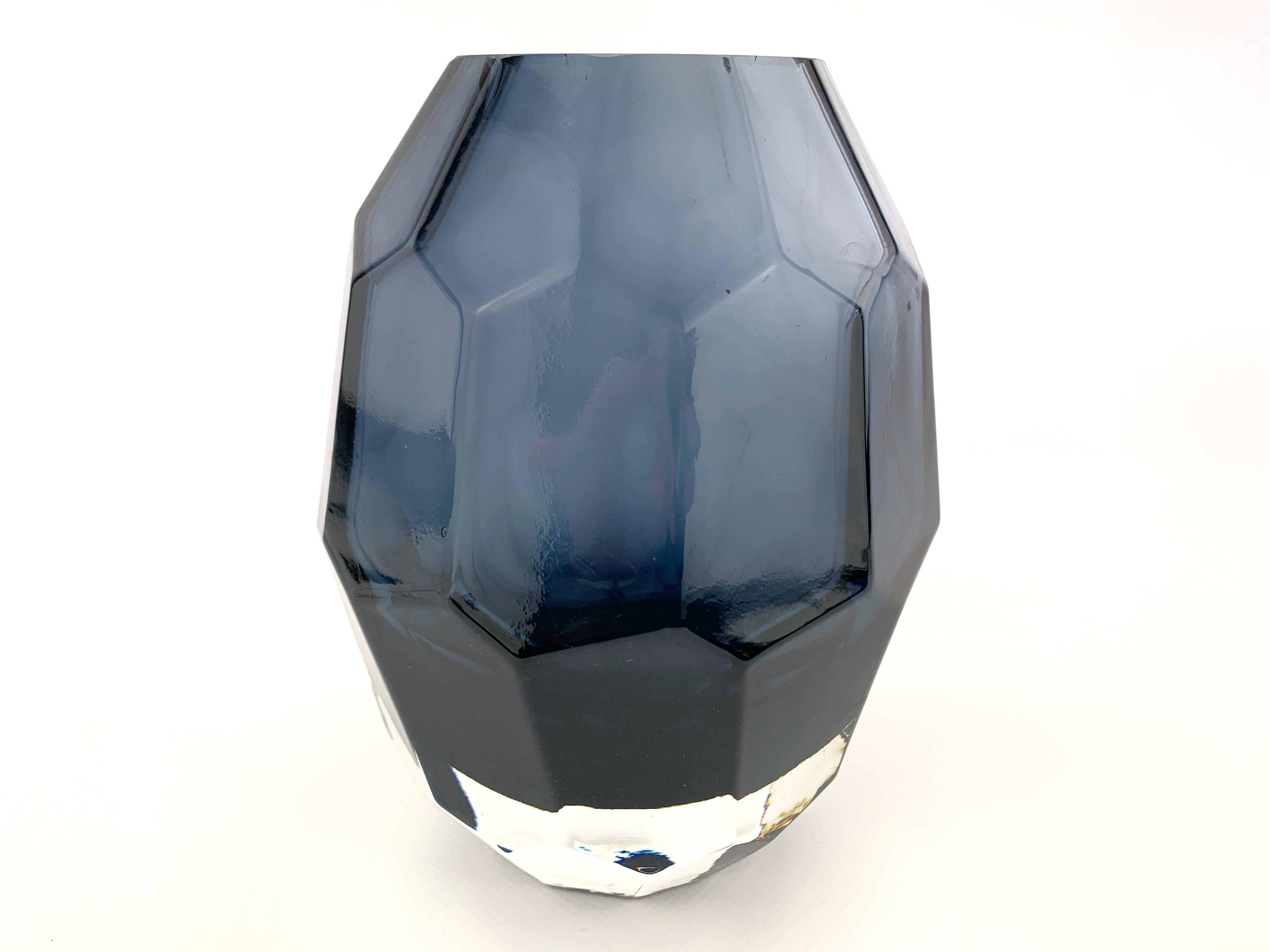 

Ваза для цветов TerrA "Cube Egg" сапфирный 17х11см (3505-13-3)