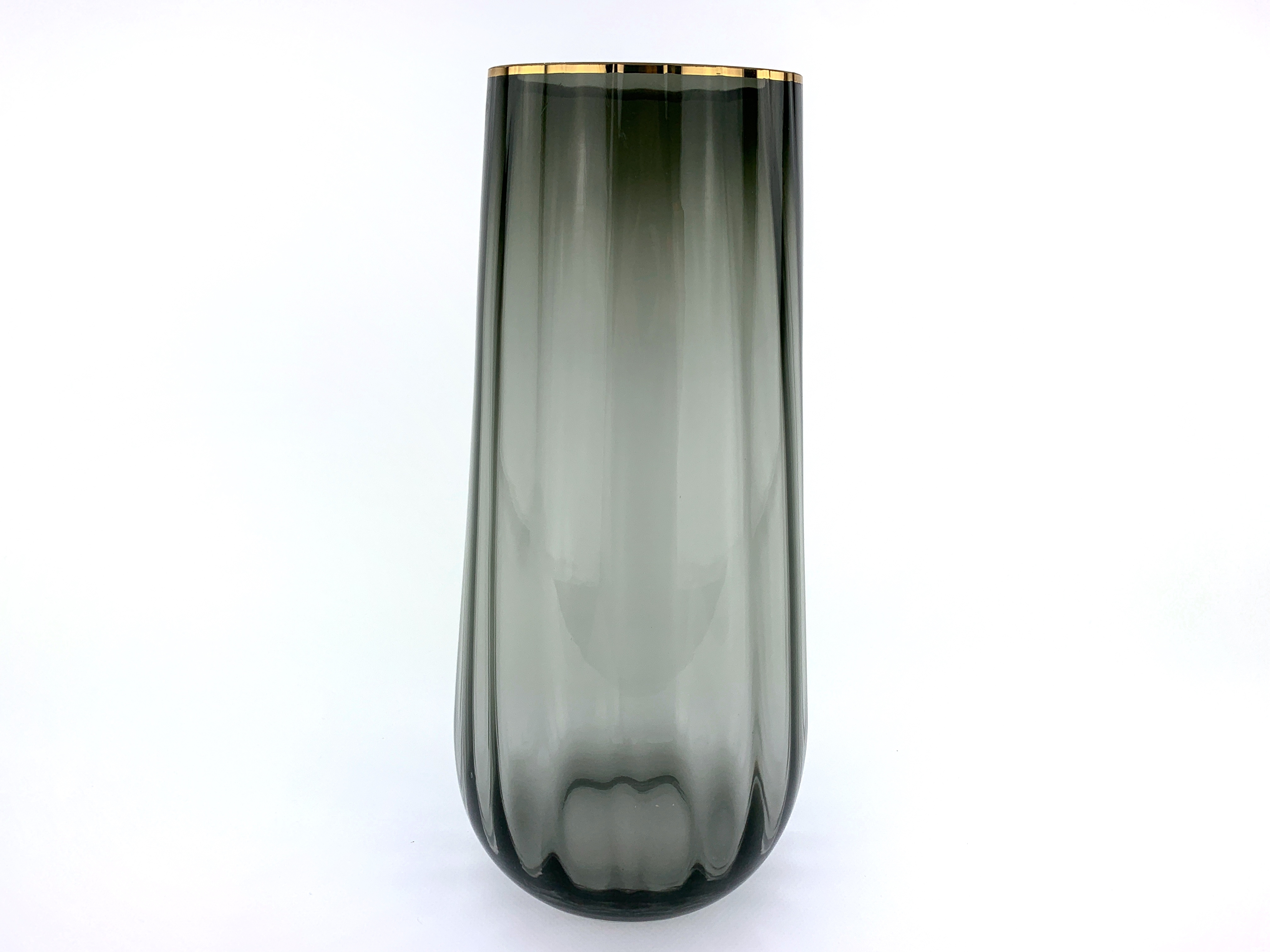 

Ваза для цветов TerrA "Matte and Gold" пепельная 29х15 см (3509-3)