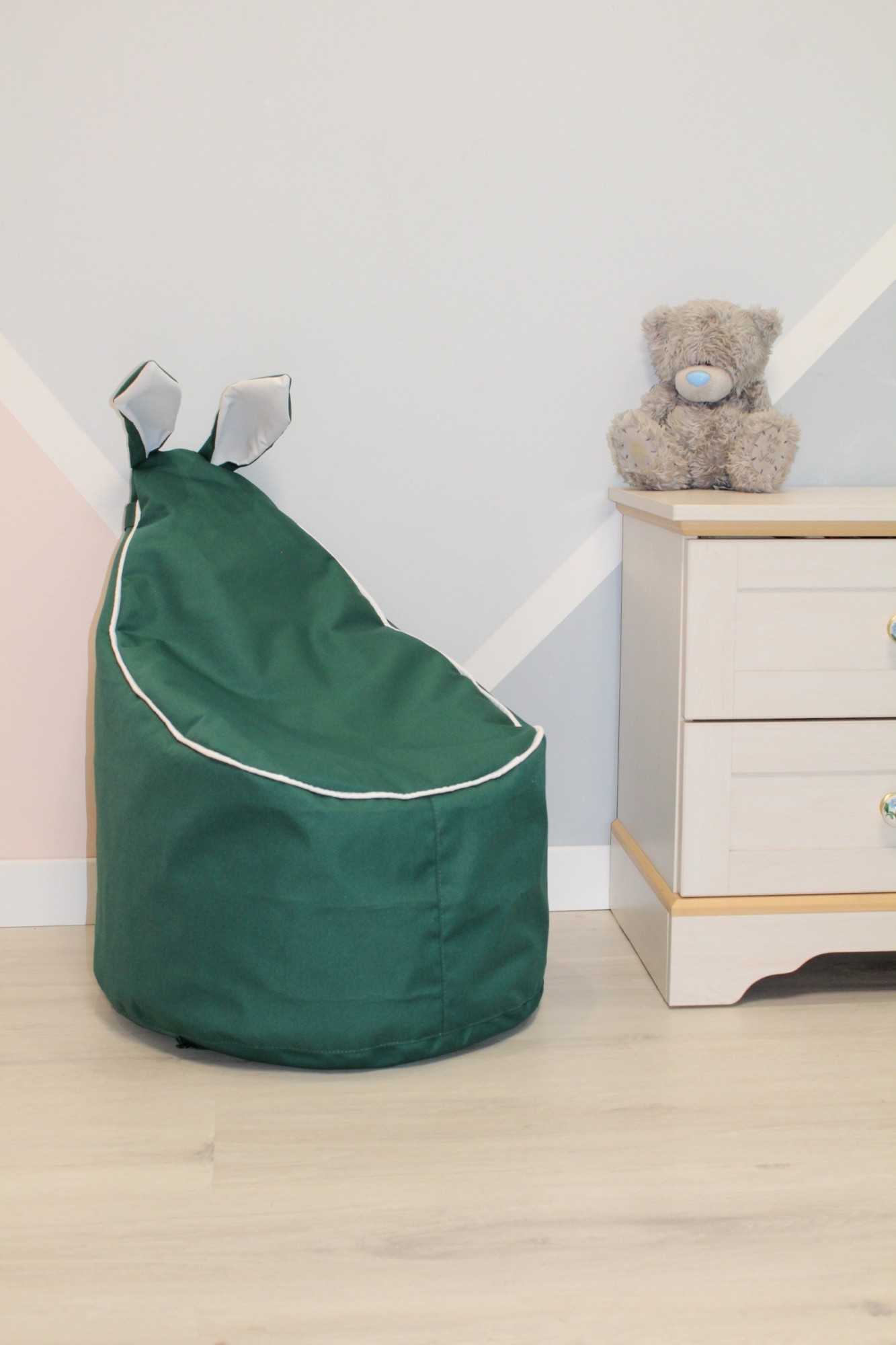 

Детское кресло-мешок Зайчик зеленое с белым кантом 80*55 Maikinbaby