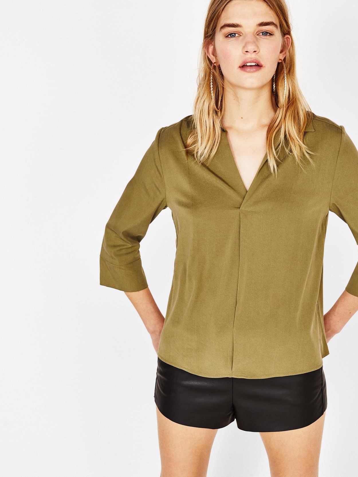 

Блуза Bershka 0743/340/505-ACYC L Хаки