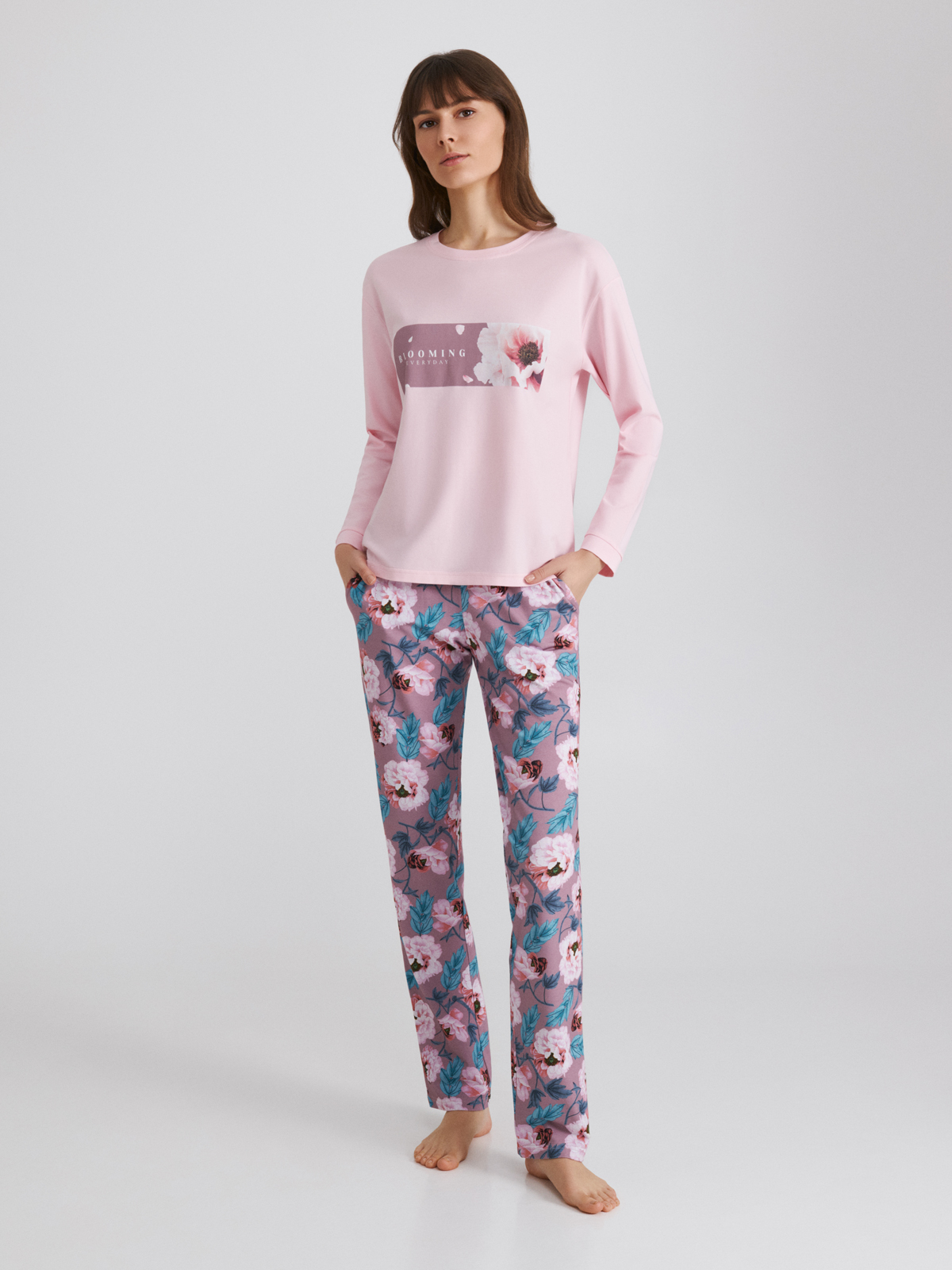 

Пижама женская Ellen Violet LPK 0880/01/01 с брюками, длинный рукав розово-фиолетовый, Пижама женская Ellen Violet LPK 0880/01/01 с брюками, длинный рукав розово-фиолетовый S