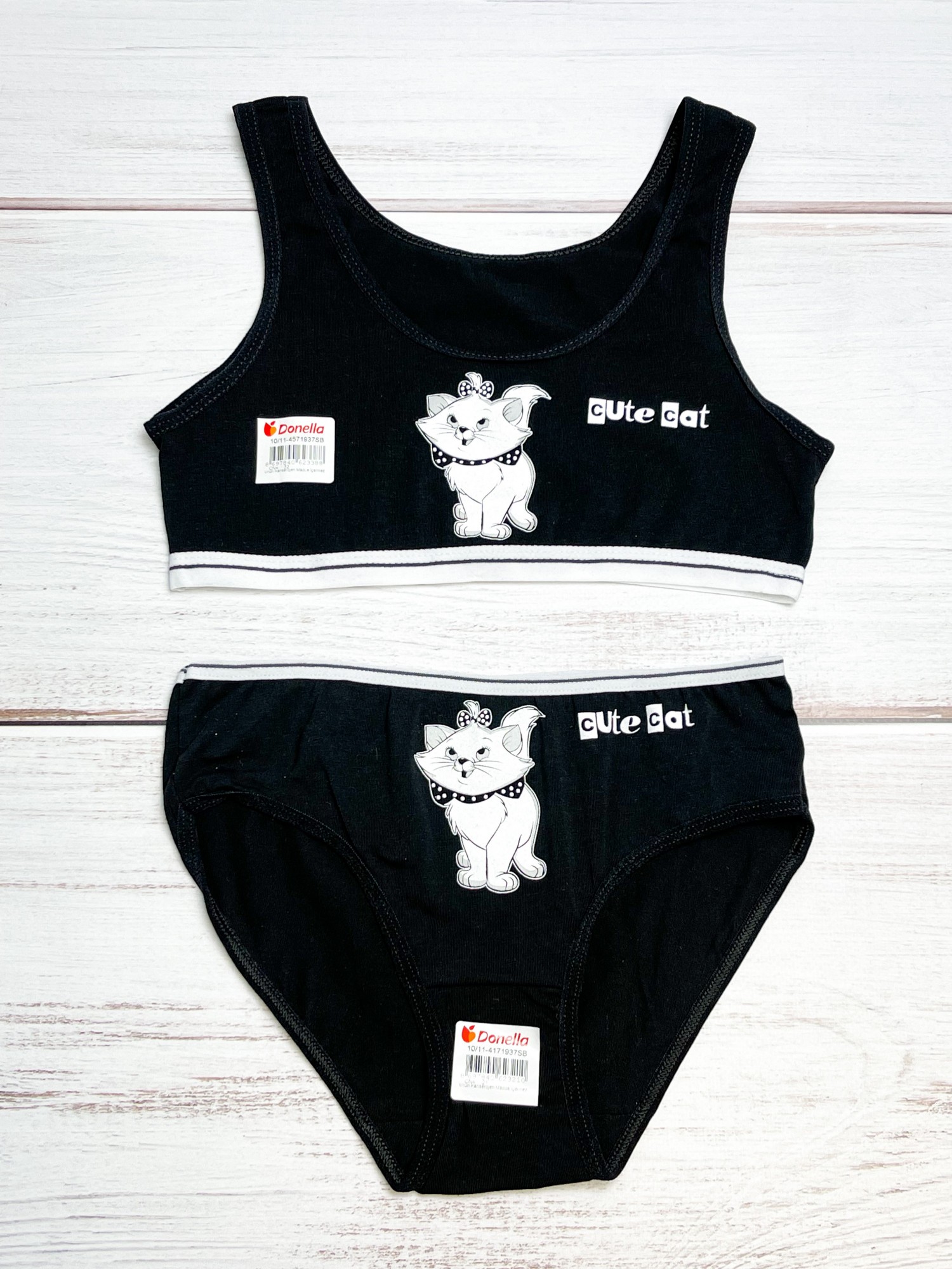 

Комплект белья (топ+трусики) Donella чёрный 146-152 см 4571/4171