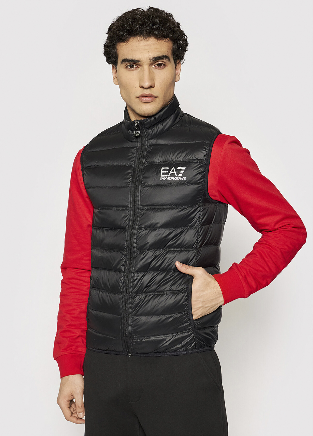 

Жилет EA7  Черный (8NPQ01 PN29Z 1200, Жилет EA7 XL Черный (8NPQ01 PN29Z 1200-XL)