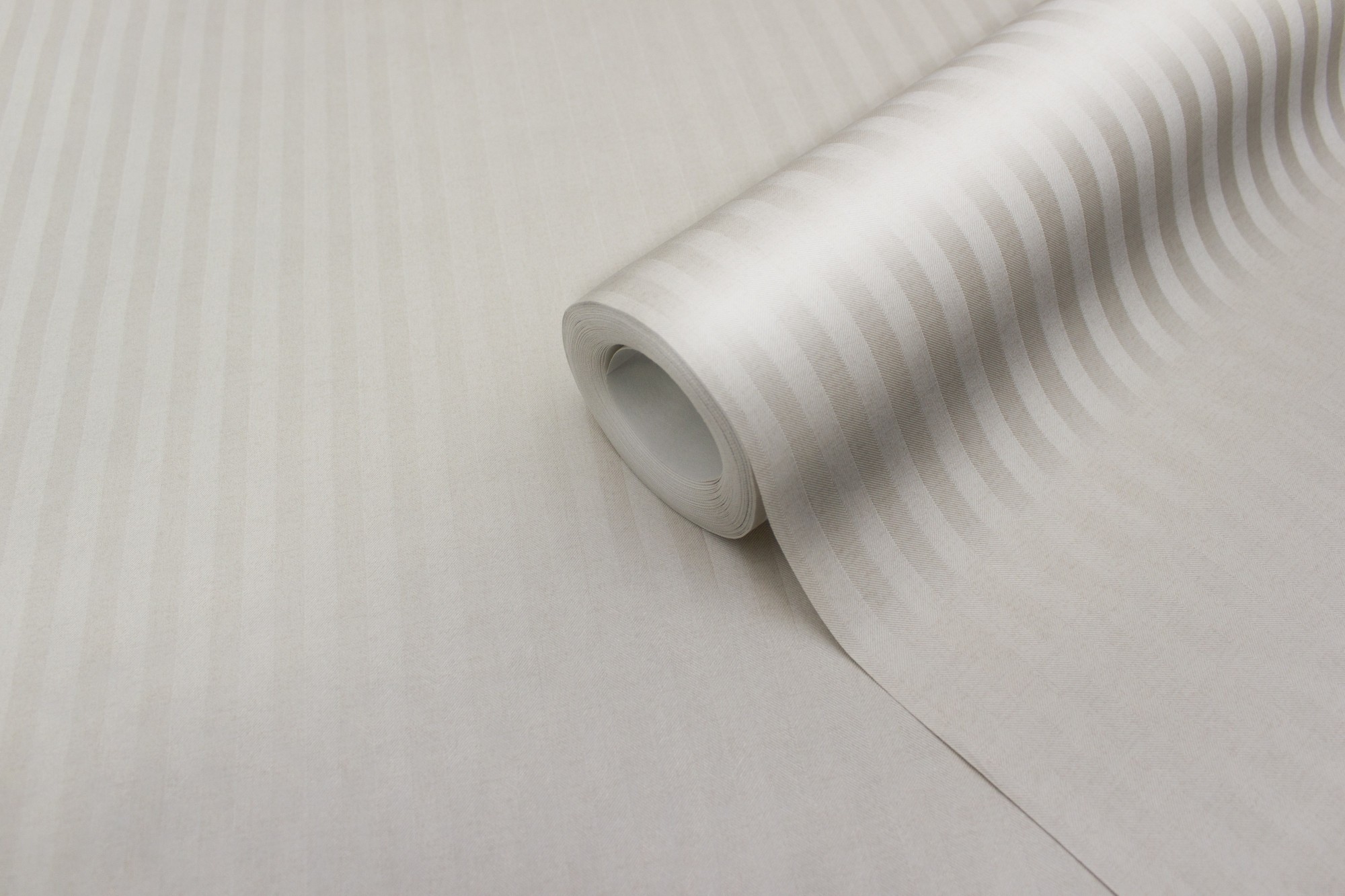 

Обои виниловые на флизелиновой основе LS Орландо песочные СШТ 3-1220 (1,06х10,05м)