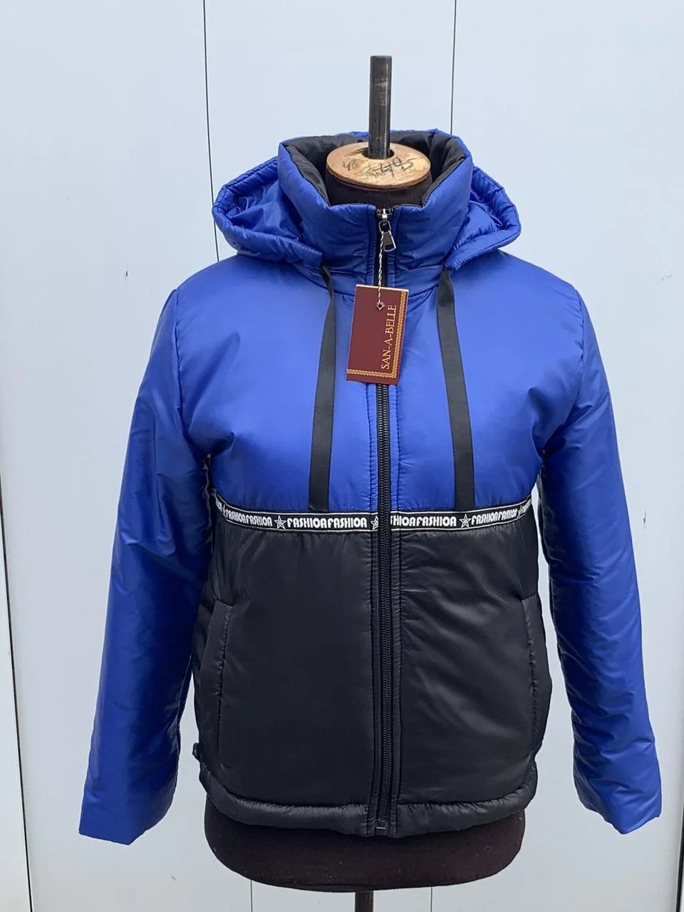 

Женская демисезонная куртка San-A-Belle Фешн L () электрик, Женская демисезонная куртка San-A-Belle Фешн L (46) электрик