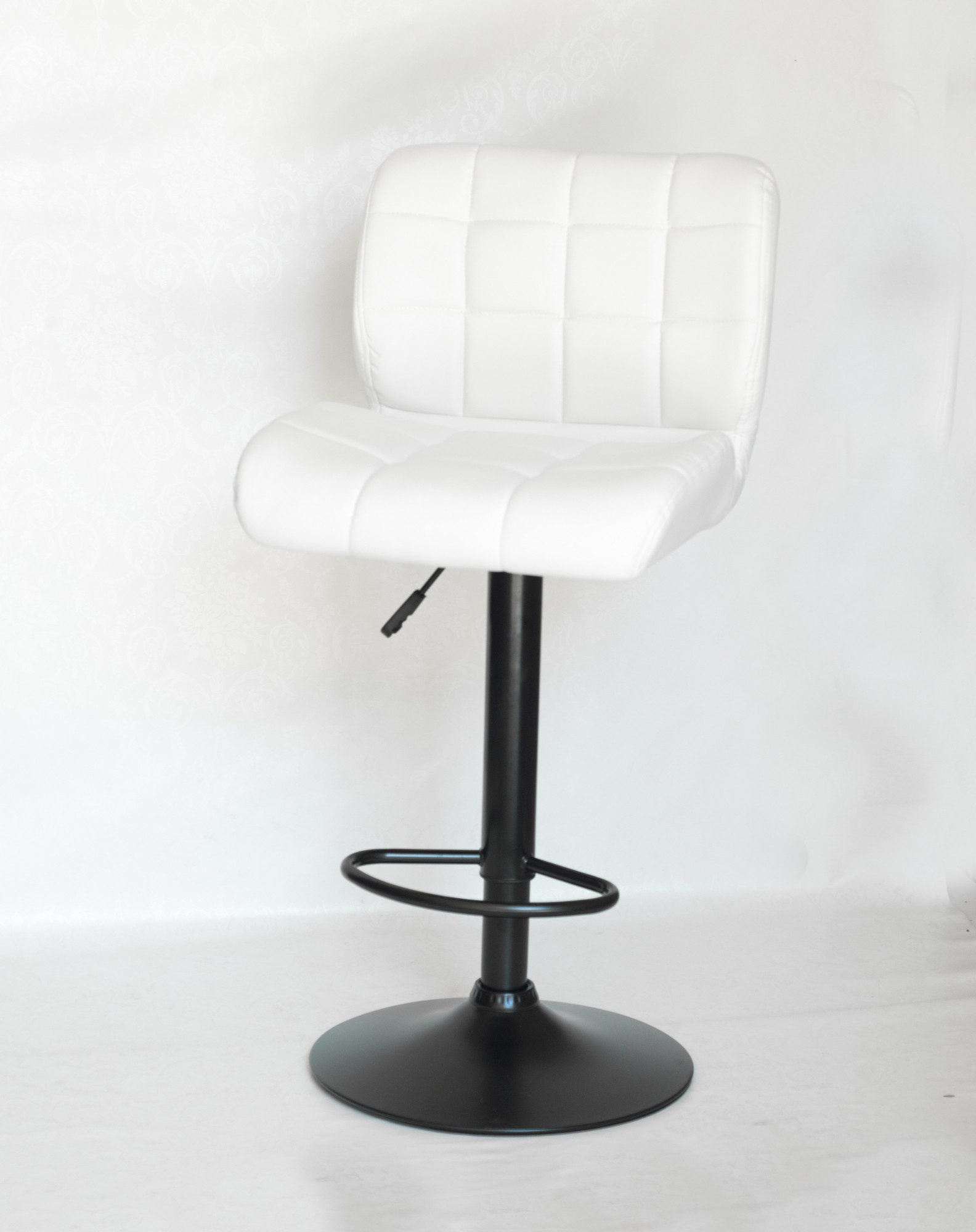 

Барный стул на регулируемой основе Onder Metal SOHO ЭК белый BAR BK - BASE