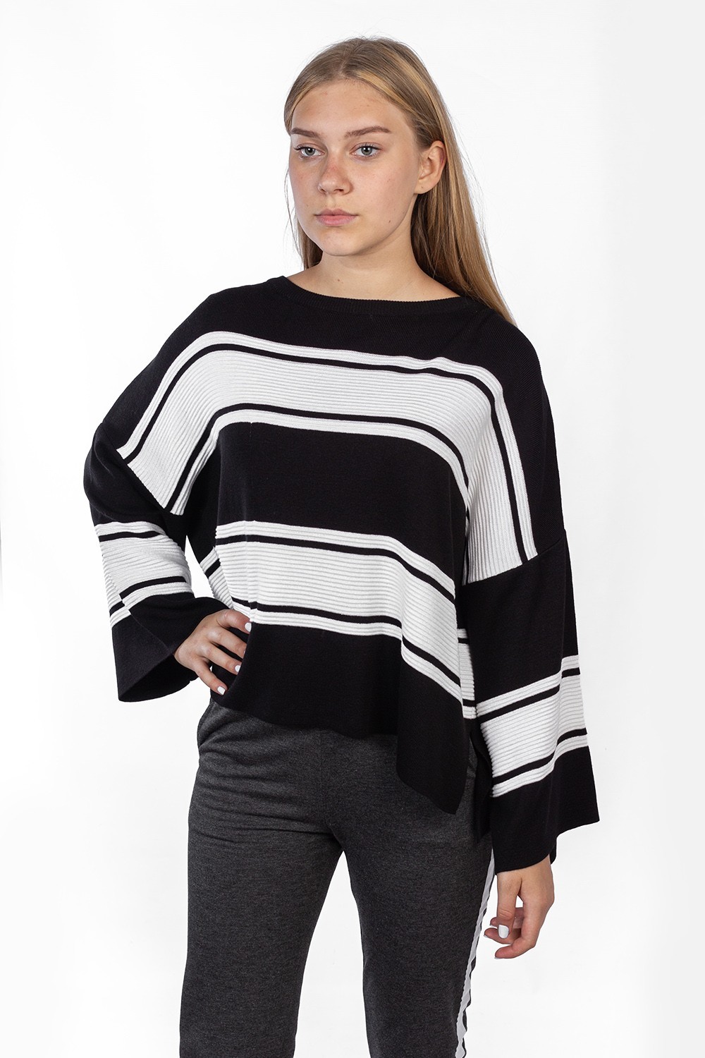 

Джемпер женский Karol Knit черно-белый М 15672