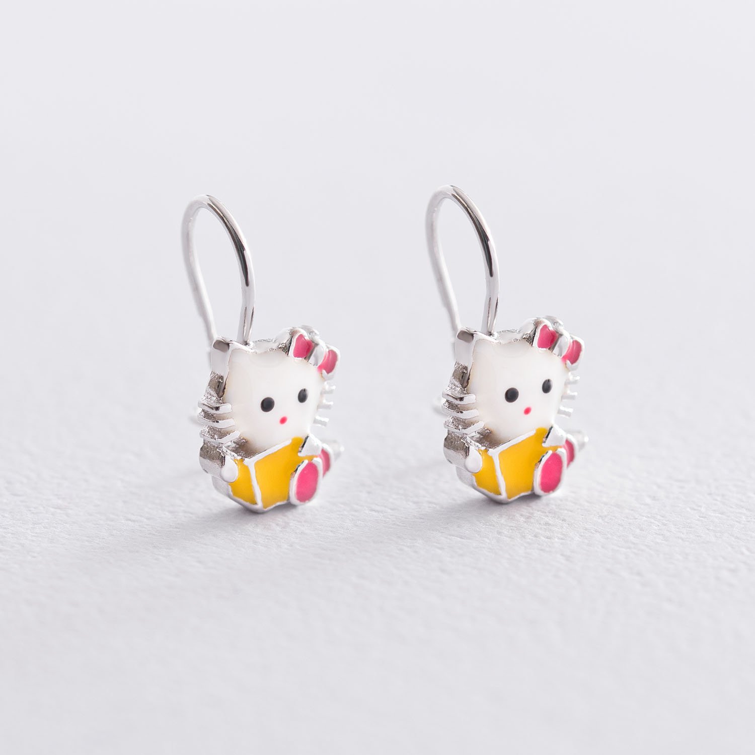 

Детские серебряные серьги "Hello Kitty" 122711 Оникс