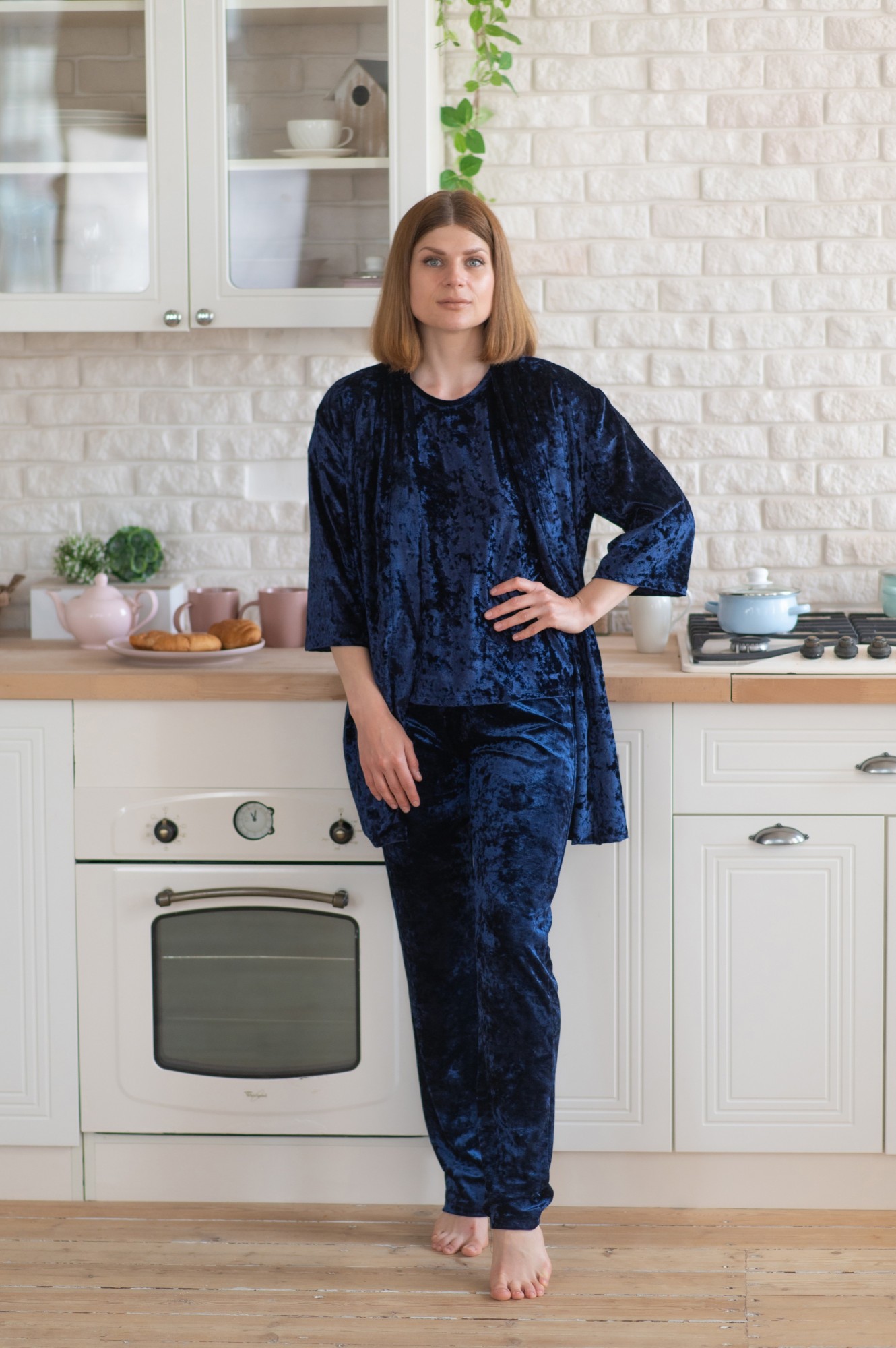 

Пижама халат + футболка + штаны Miss Lora Классика цвет - синий  (50-52, Пижама халат + футболка + штаны Miss Lora Классика цвет - синий L (50-52)