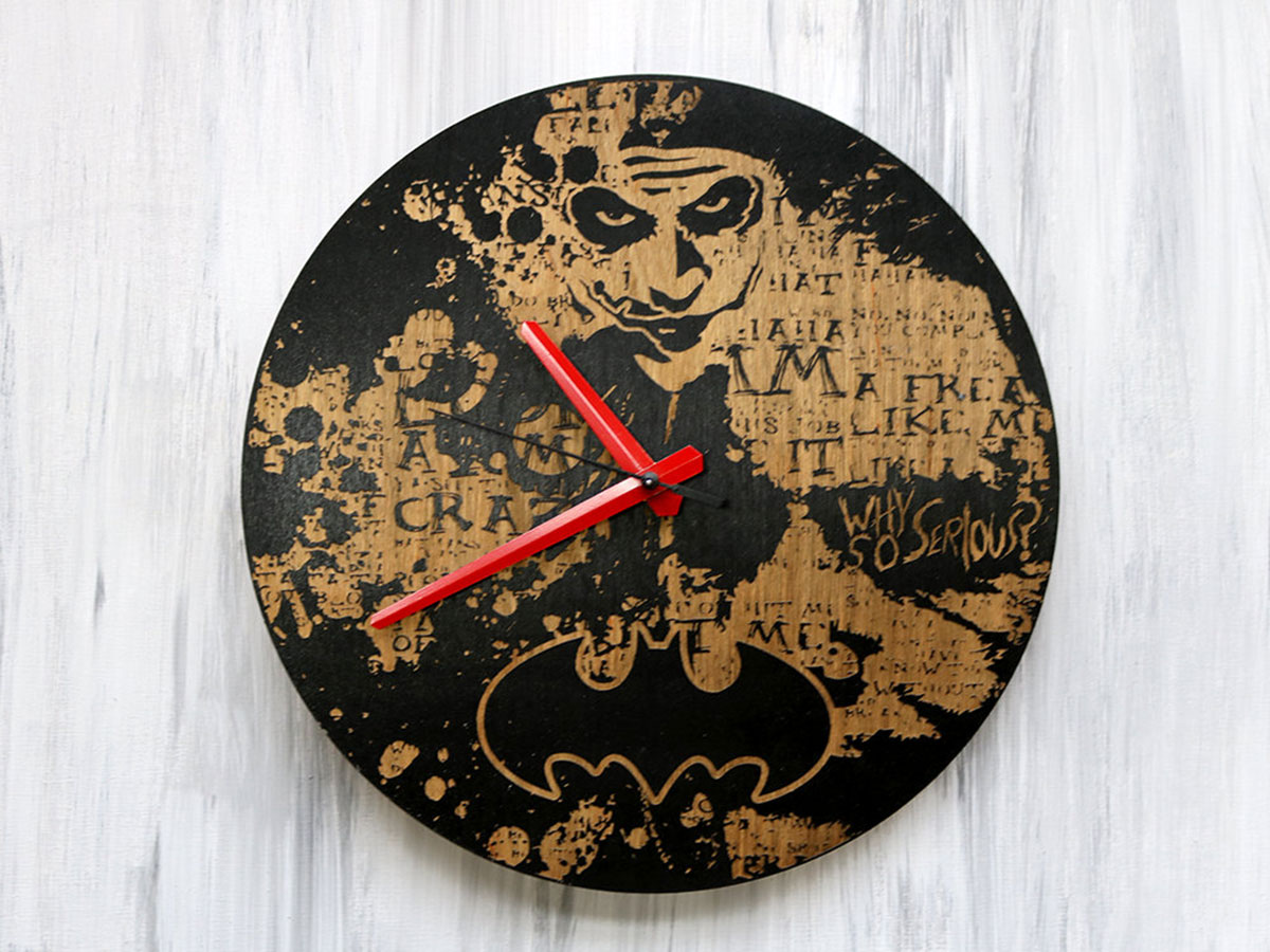 

Настенные часы из дерева "Бэтмен" WOODPRESENT