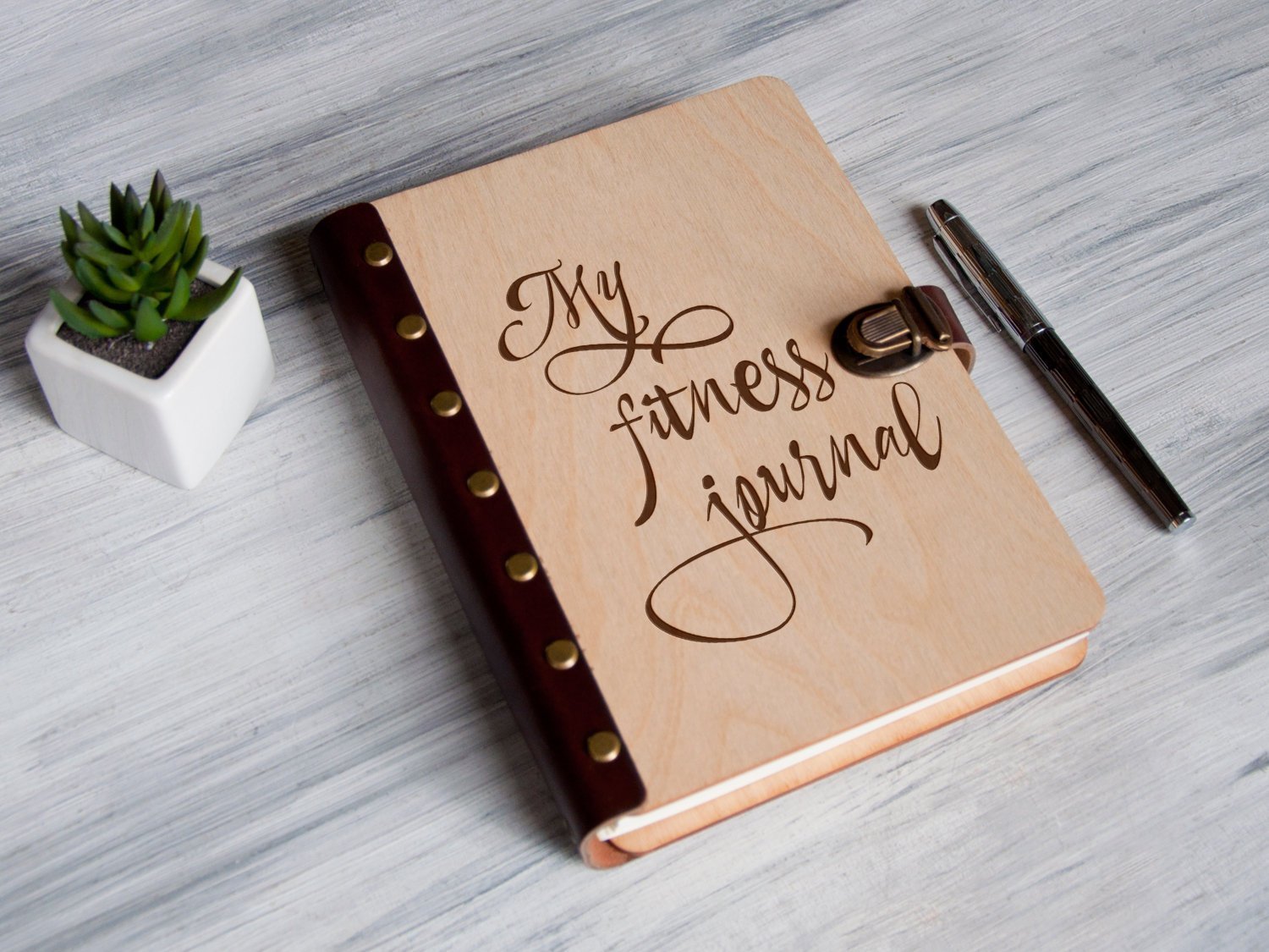 

Фитнесс планер в деревянной обложке "My fitness journal" на кольцевом механизме в деревянной обложке, А5, 100 листов из них 20 в линию для заметок, Светлое дерево, WOODPRESENT