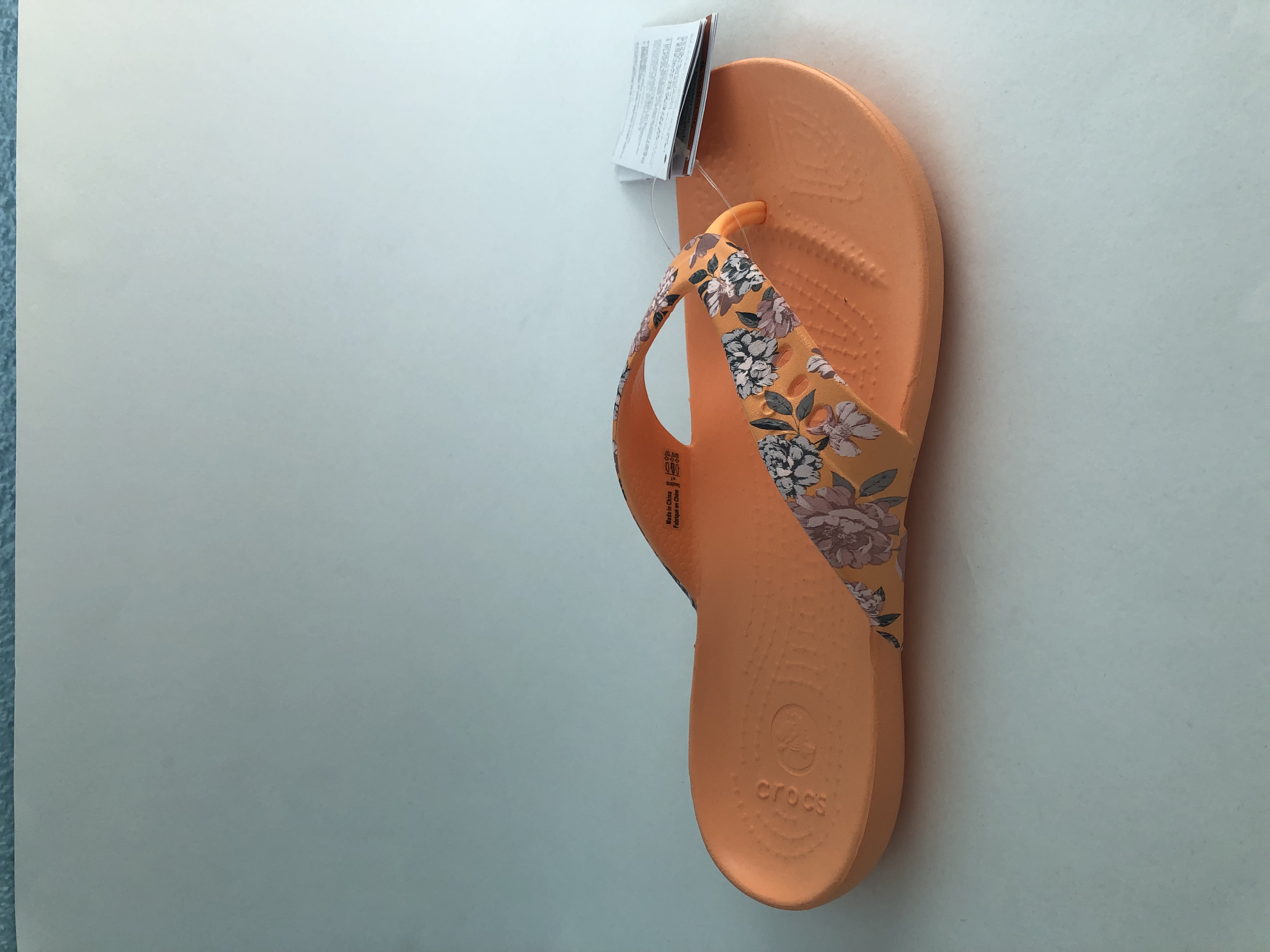

Вьетнамки Crocs Jibbitz Kadee Printed Floral Flip 206190-9A9 W7 37-38 23.8 см Оранжевые